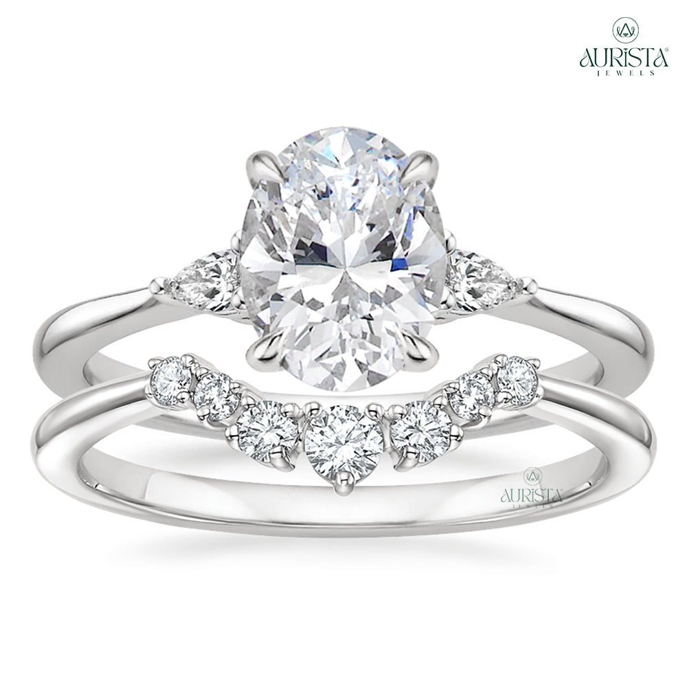 Shine Eternal White Gold Ring with Oval Diamond