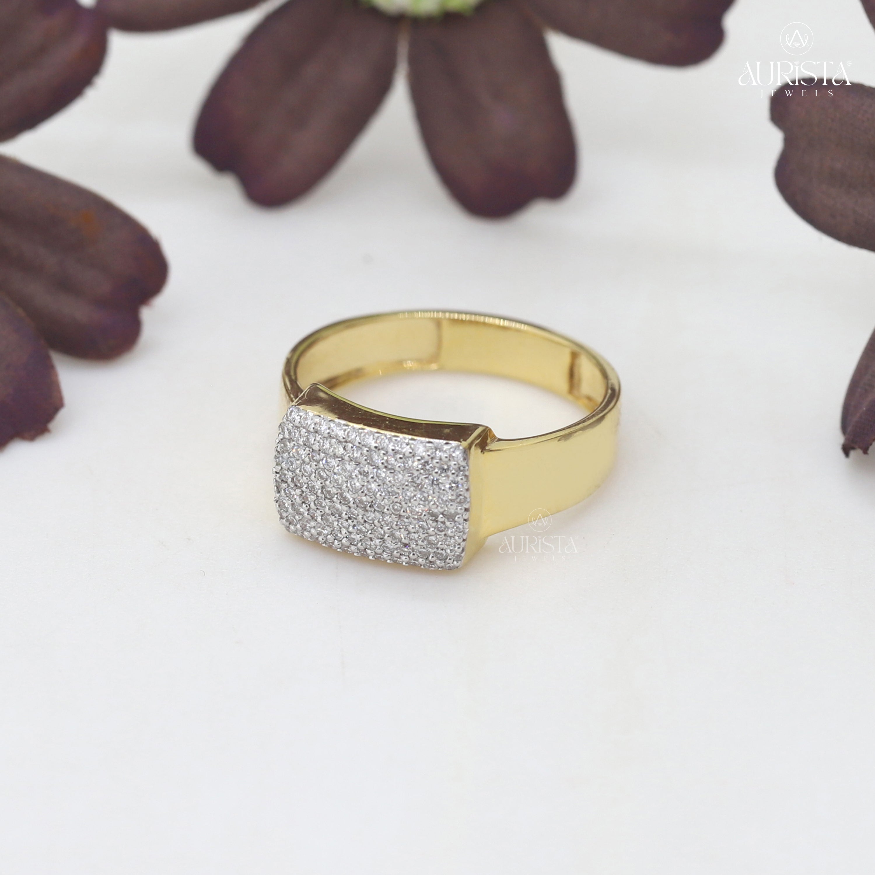 Crown of Promise – Yellow Gold Ring with Round Diamond