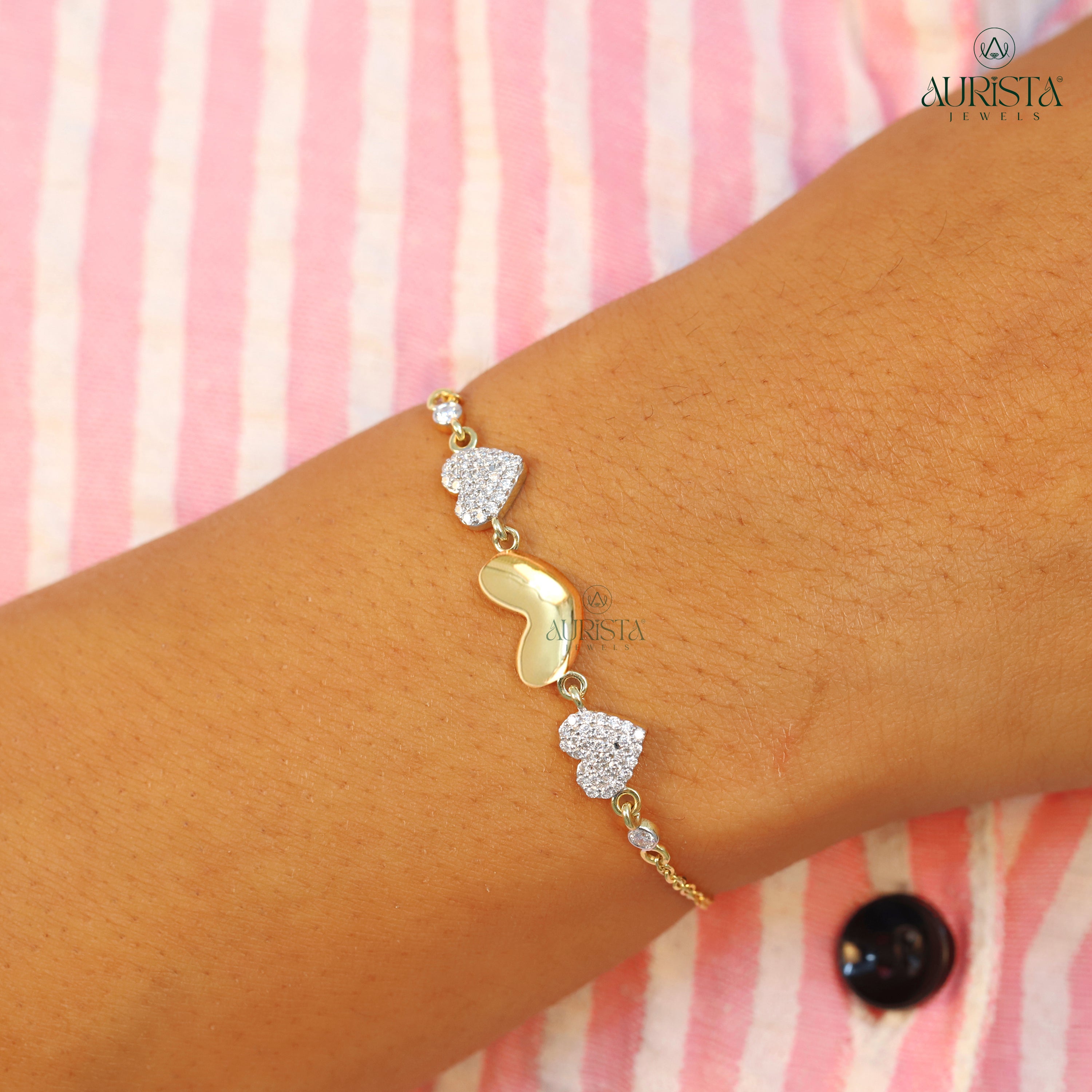 Timeless Shine – Yellow Gold Bracelet with Round Diamonds