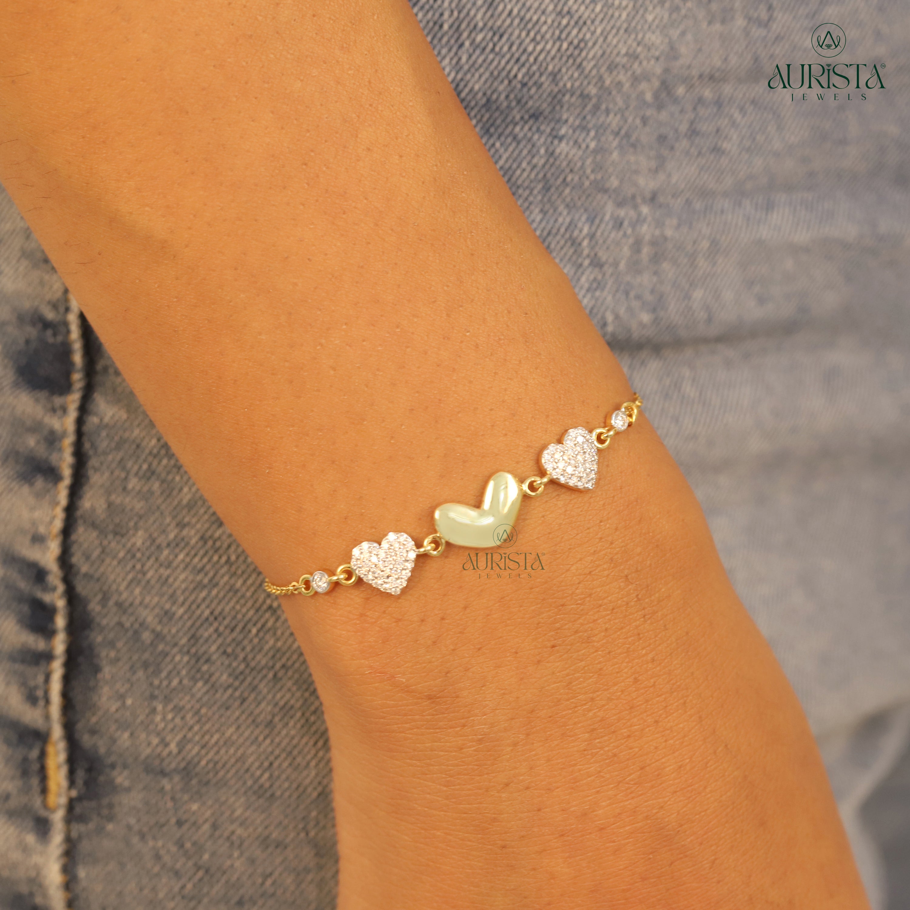 Timeless Shine – Yellow Gold Bracelet with Round Diamonds