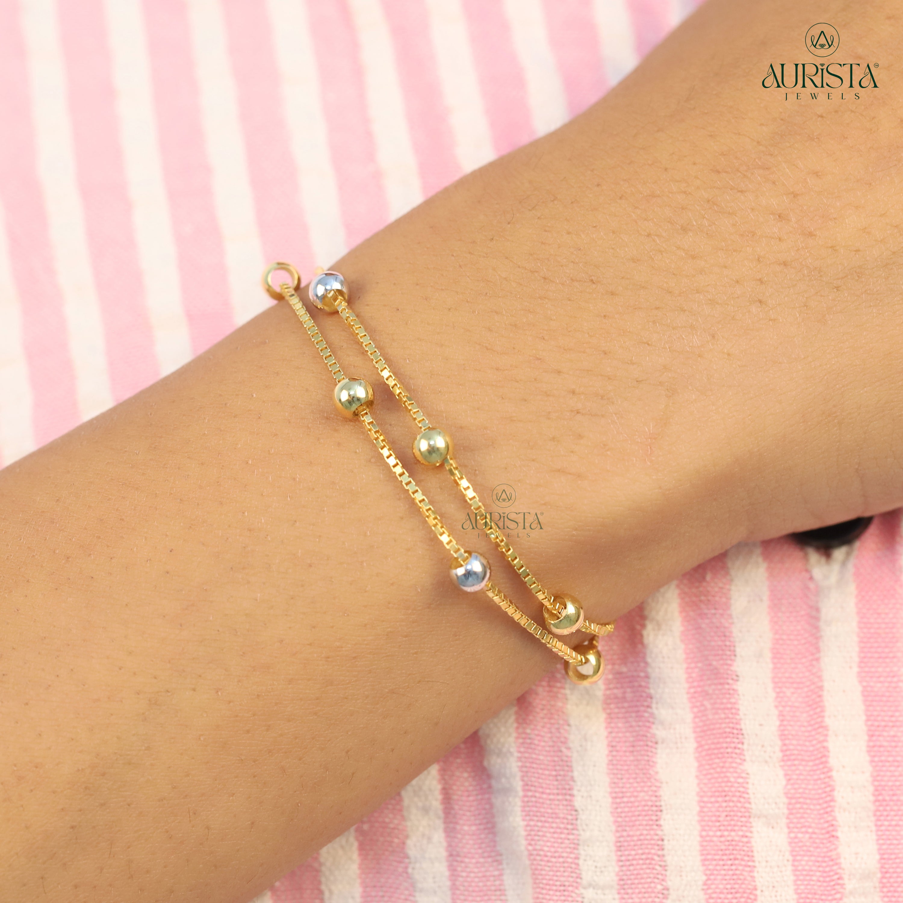 Graceful Bond – Bracelet in Yellow Gold