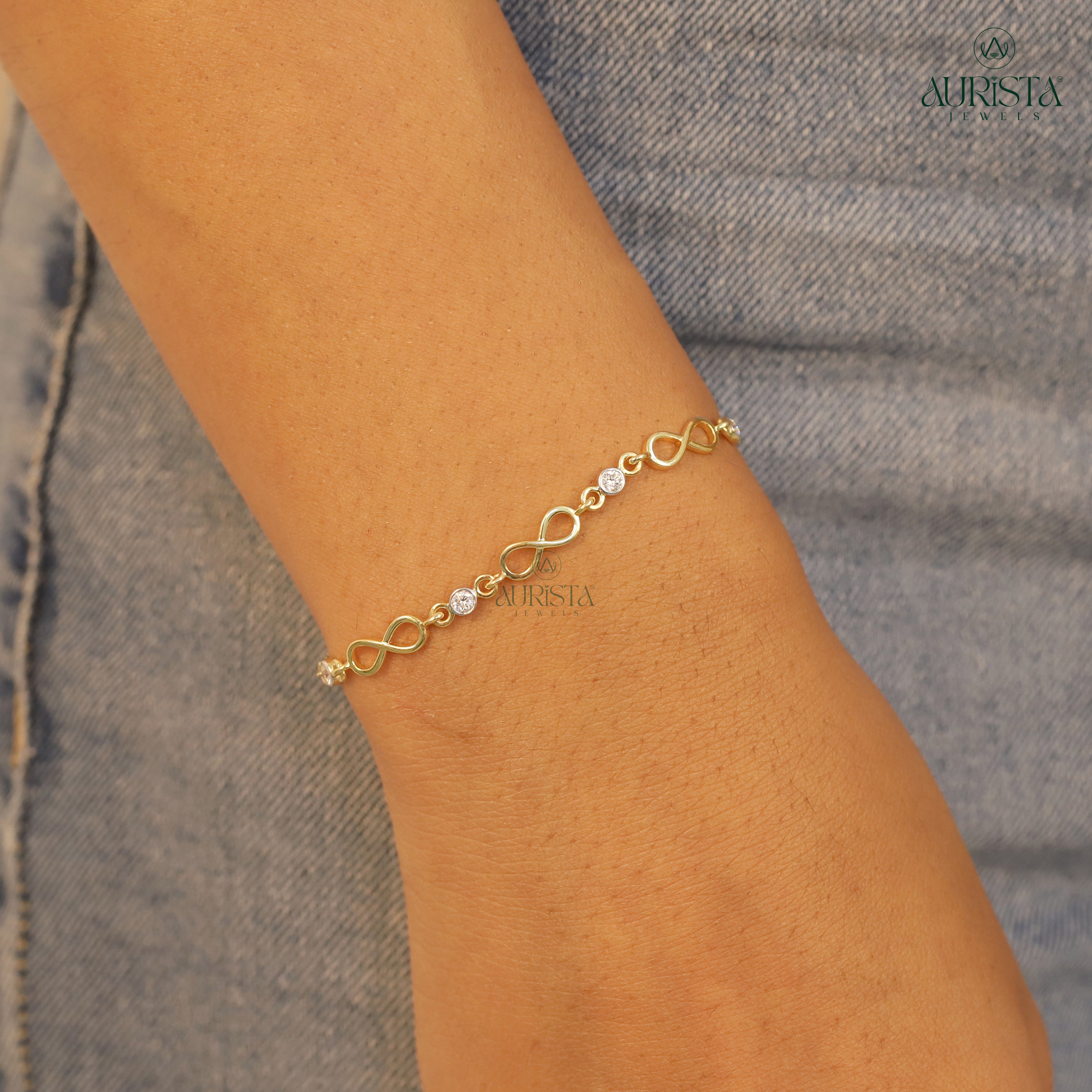 Endless Radiance – Yellow Gold Infinity Bracelet