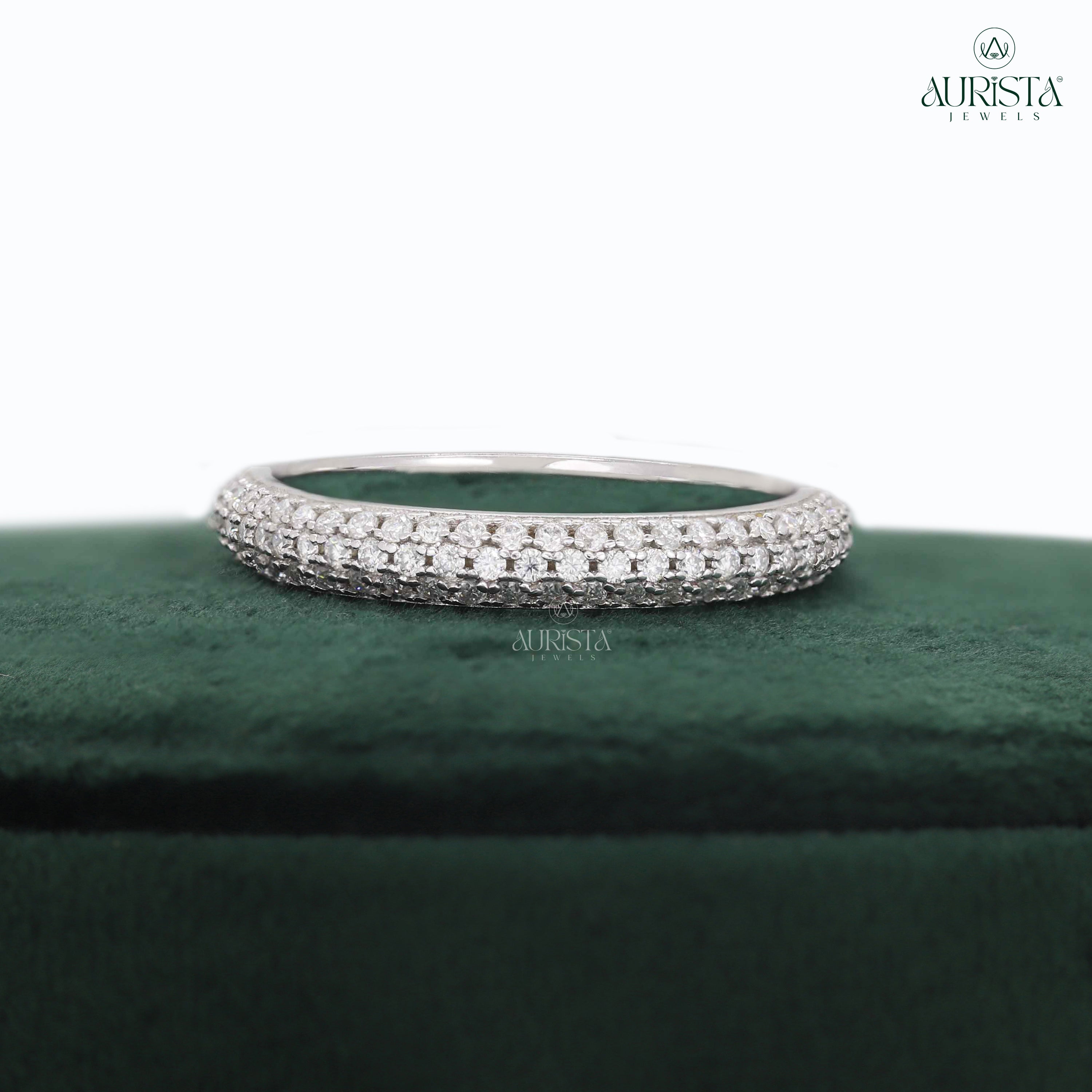 Line of Light- White Gold Band with Round Diamond