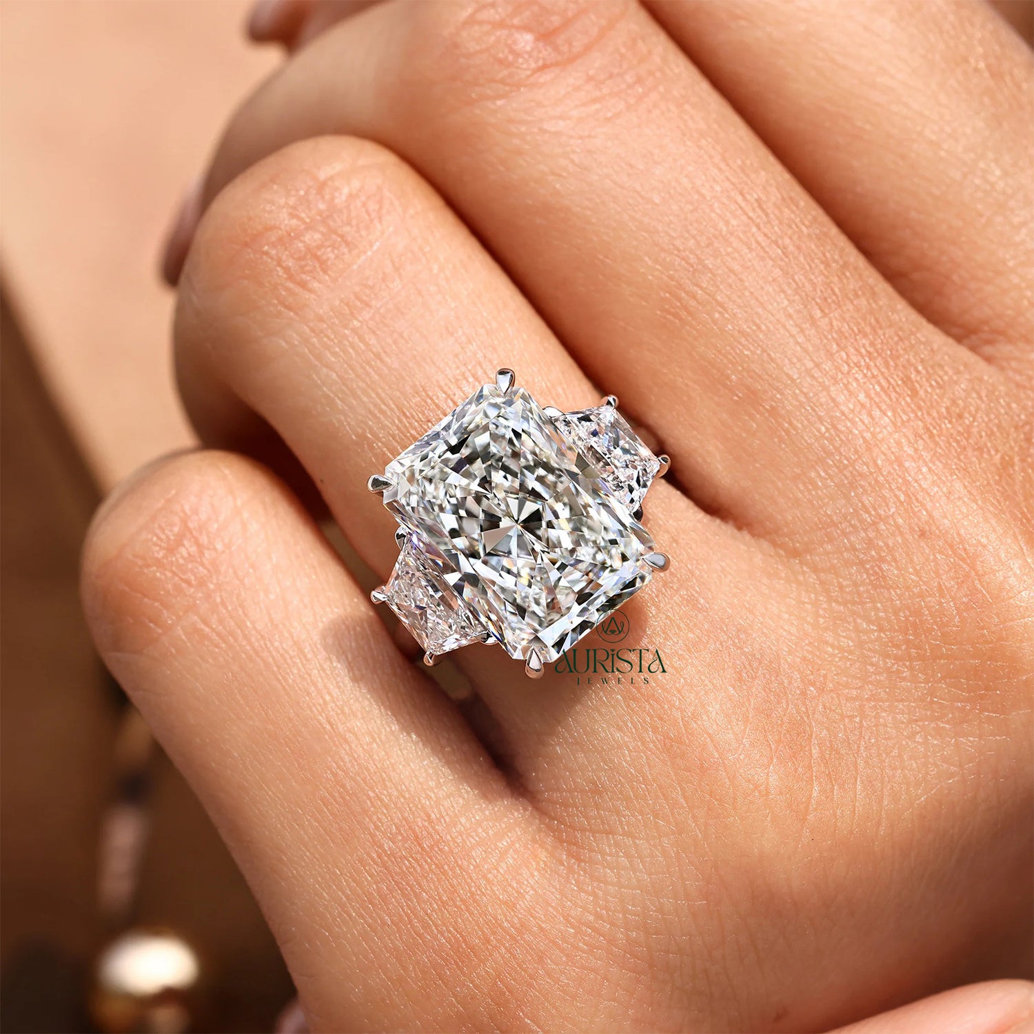 Infinite Glow – 5 Carat Radiant Ring with Fine Diamond