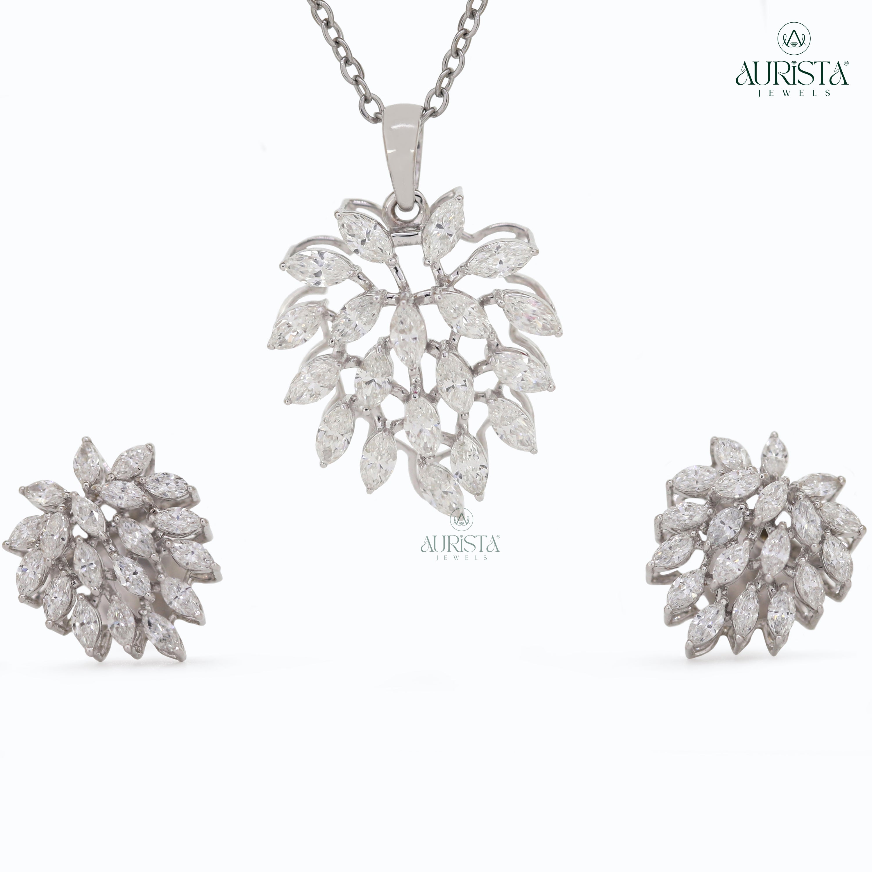 Dazzling Bloom – Yellow Gold Cluster Diamond Jewelry Set