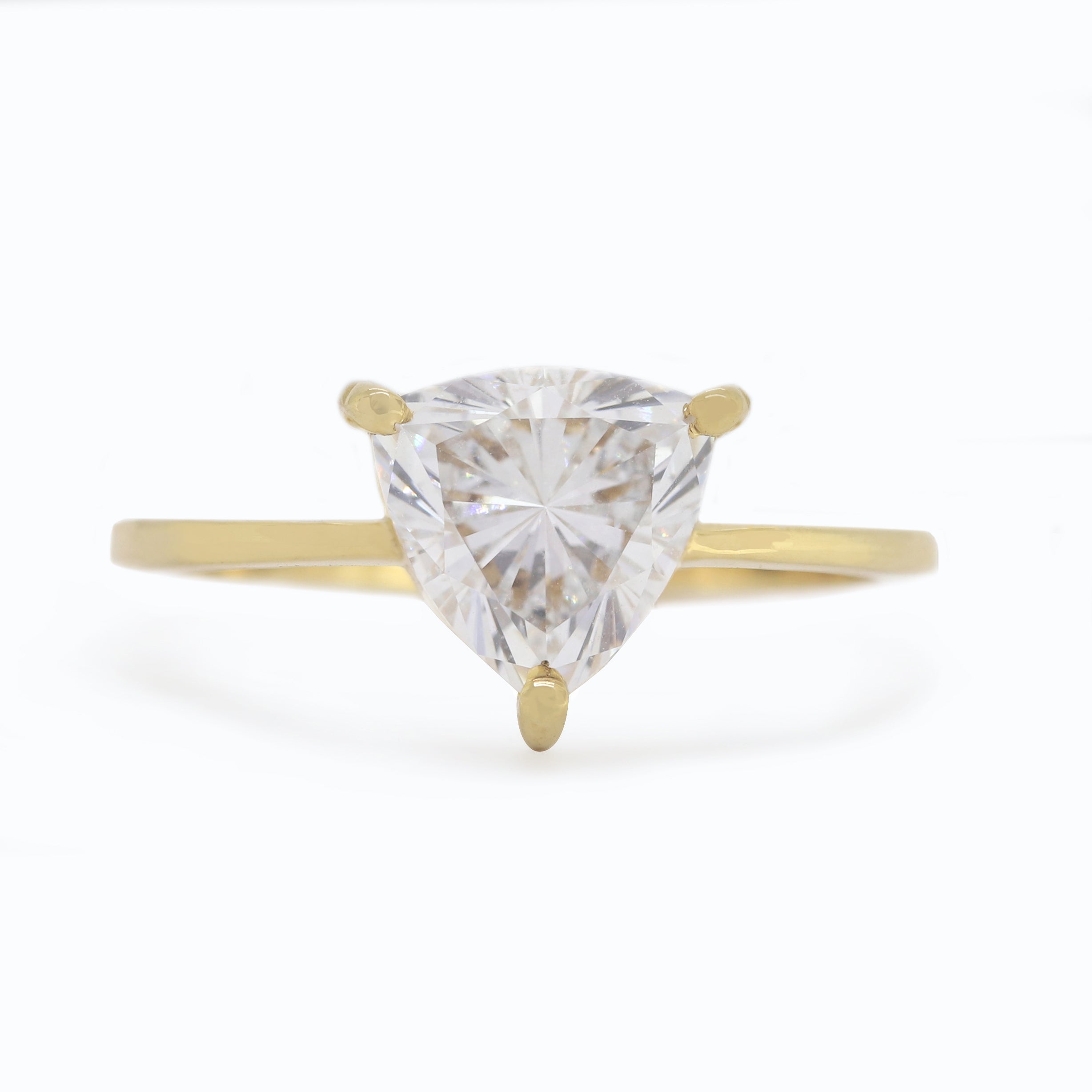 Timeless Vows – Yellow Gold Ring with Triangle Diamond