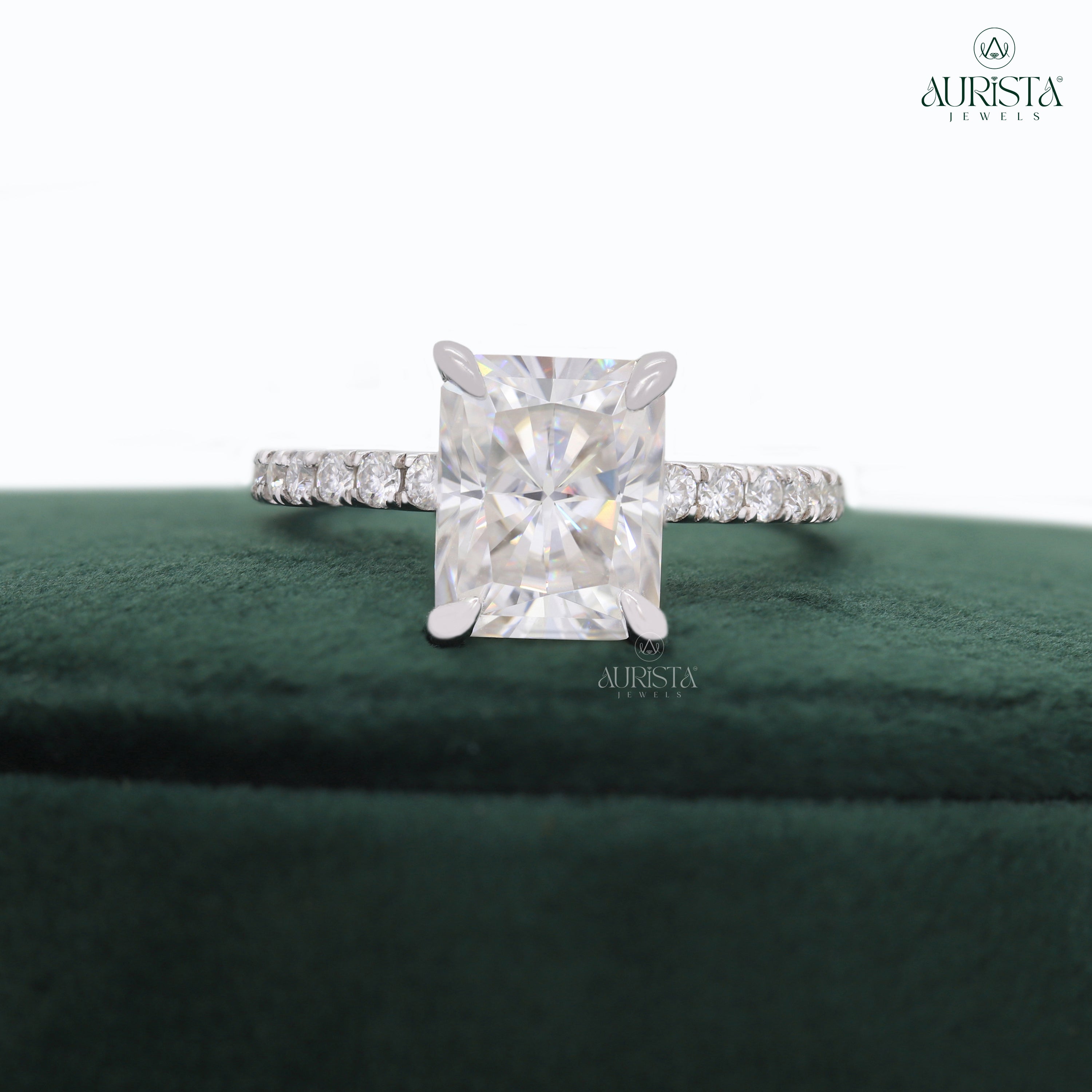 The Everyday Forever Ring – White Gold Ring with  Radiant Diamond