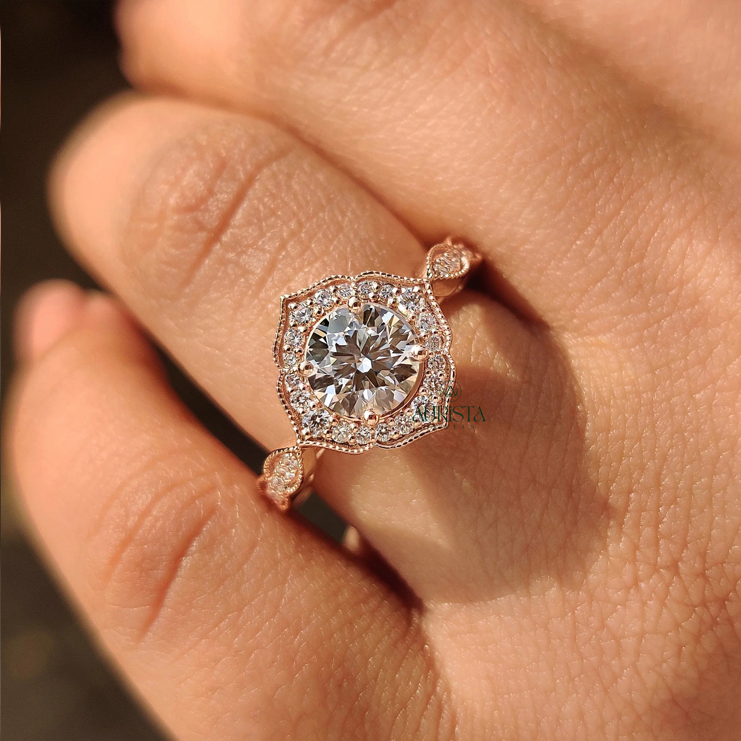 Majestic Round Brilliant Diamond Ring in Solid Gold