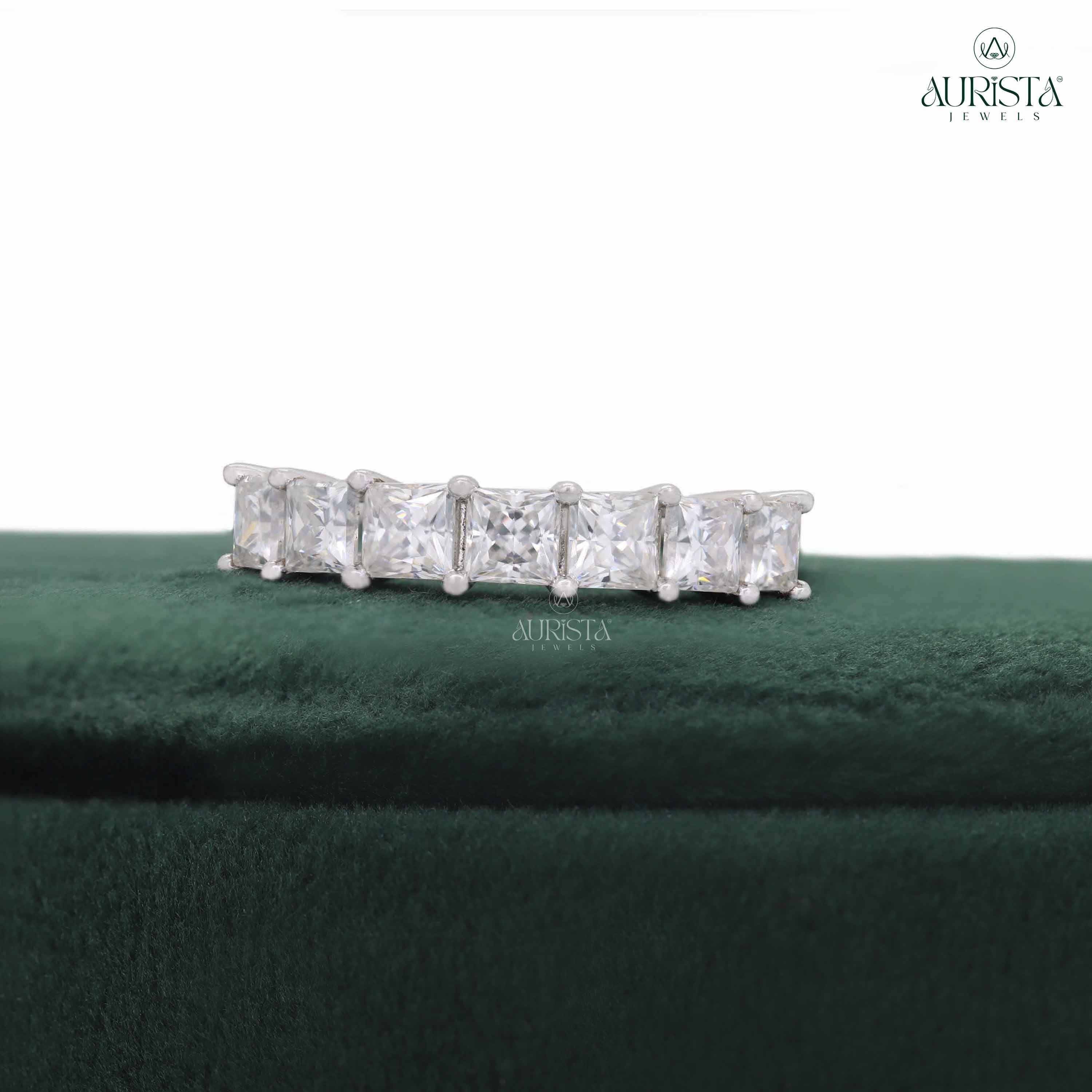 Timeless Spark – White Gold Band with Princess Diamond