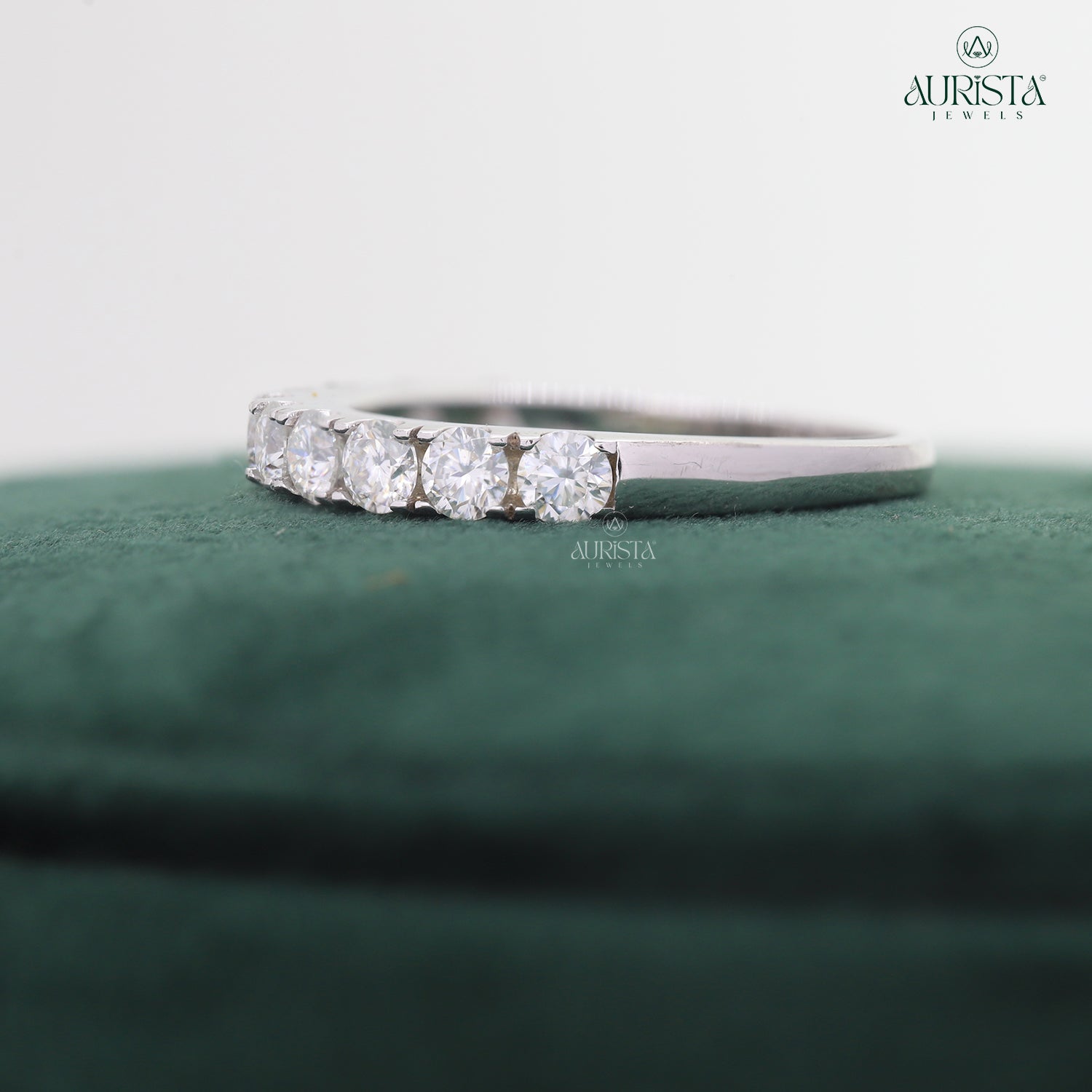 Your Forever Spark – White Gold Band with Round Diamond