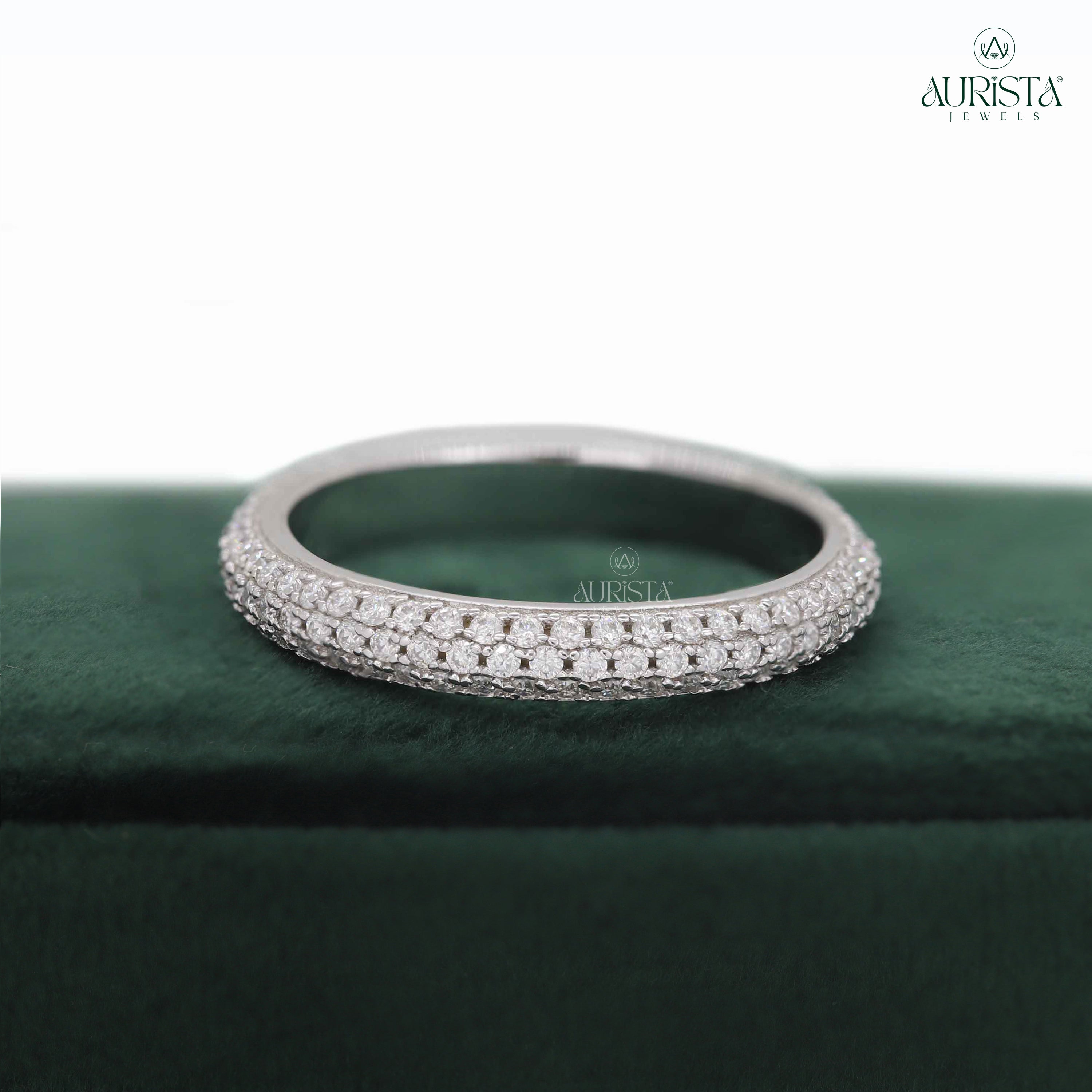 Line of Light- White Gold Band with Round Diamond
