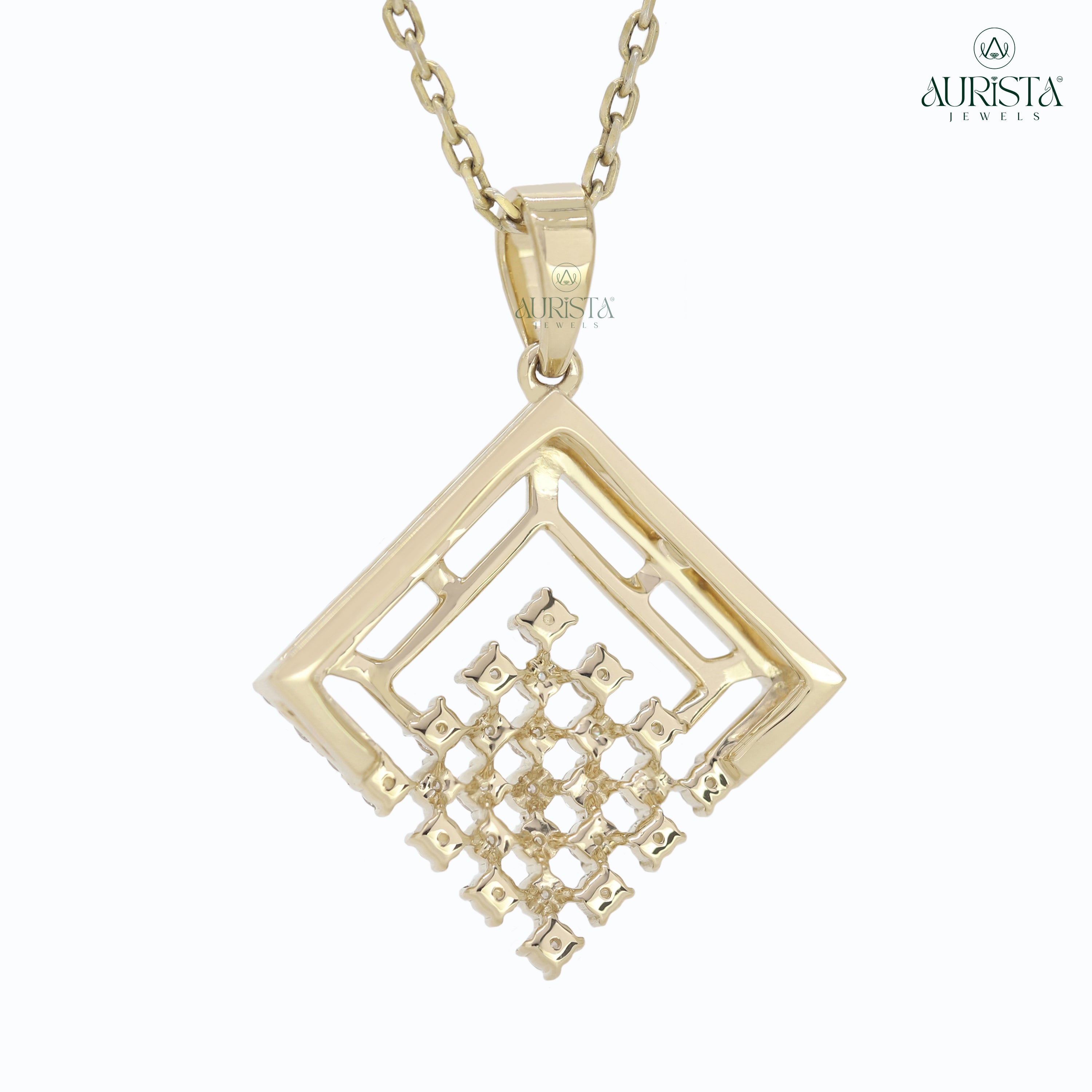 Luminous Charm Round Diamond Pendant in Yellow Gold