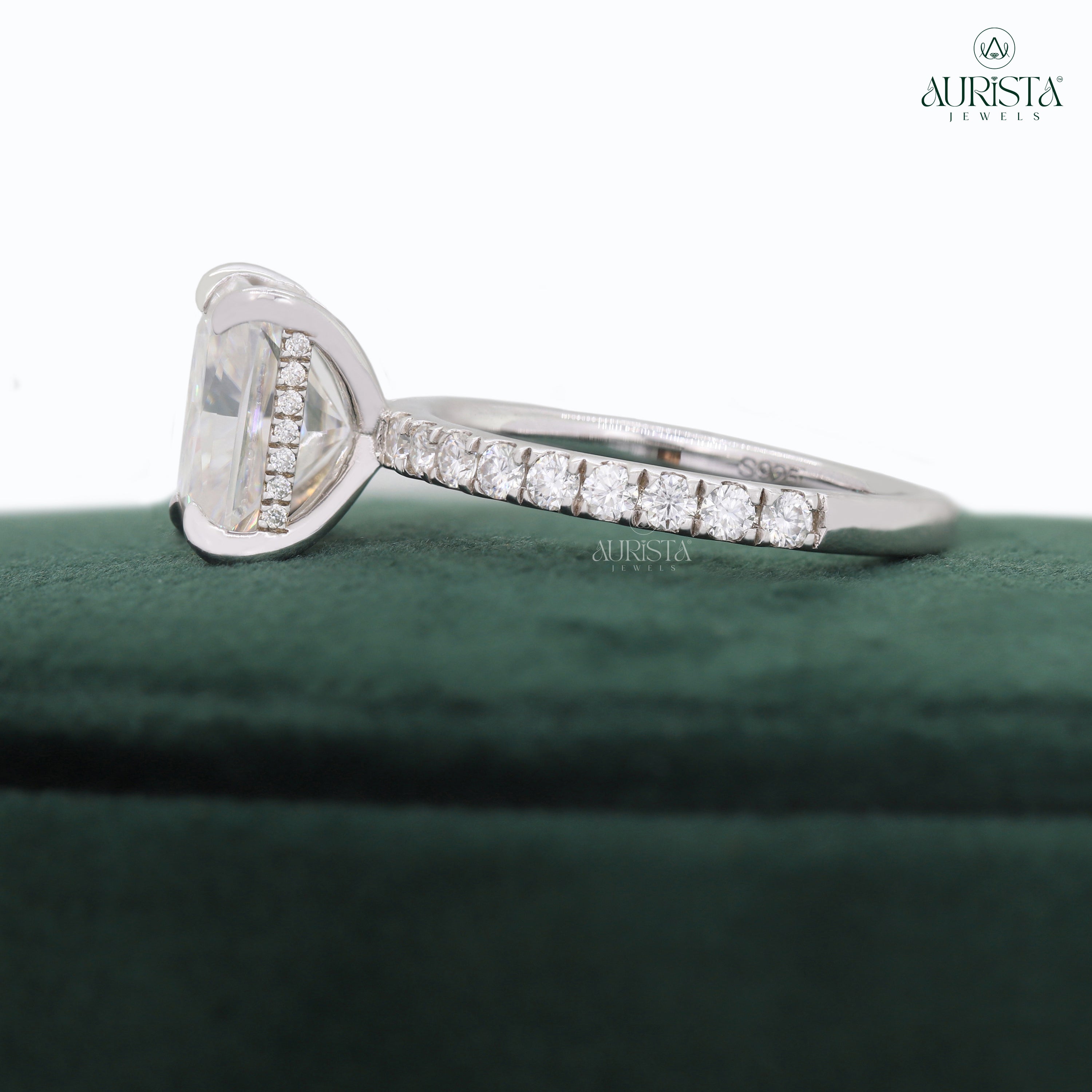 The Everyday Forever Ring – White Gold Ring with  Radiant Diamond