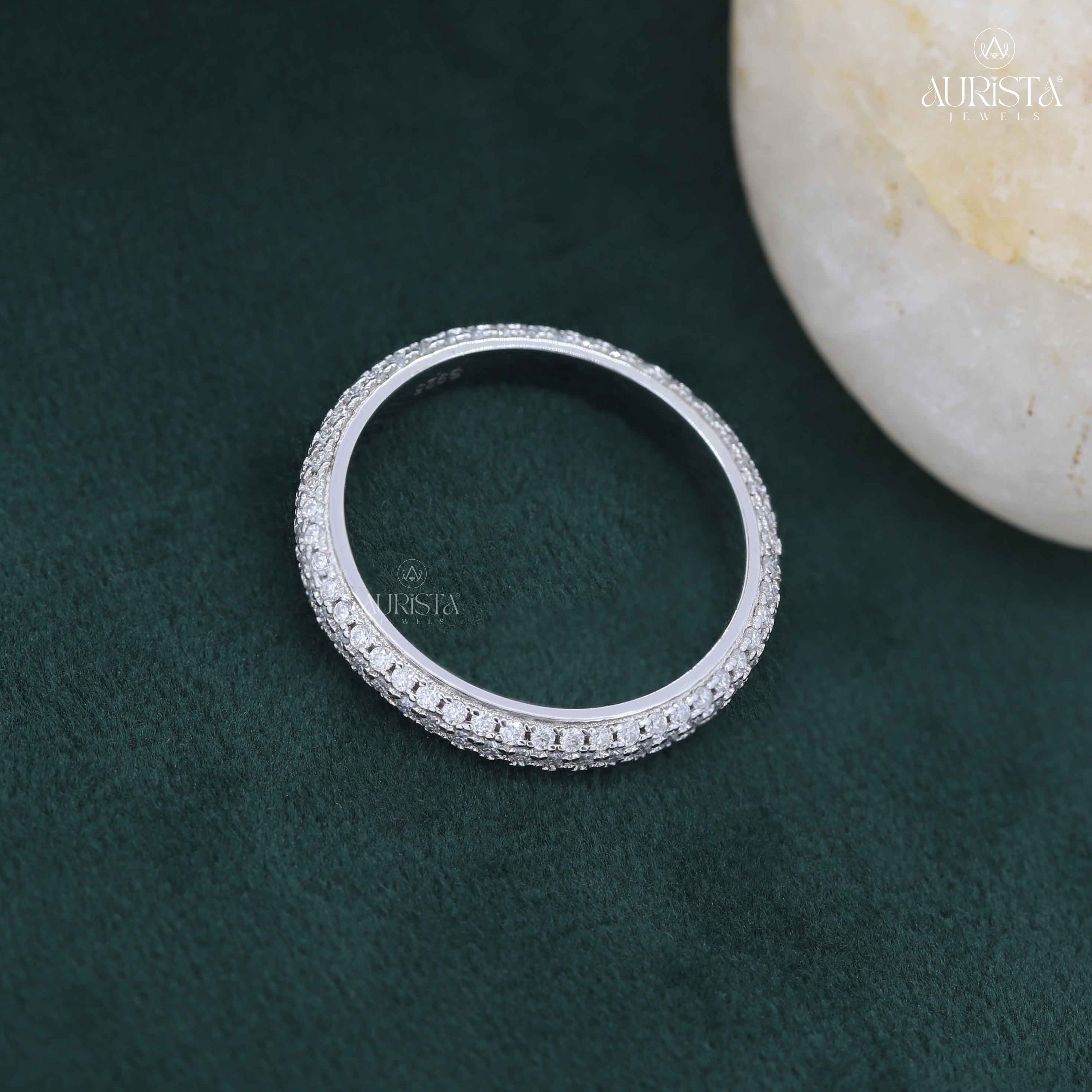 Line of Light- White Gold Band with Round Diamond