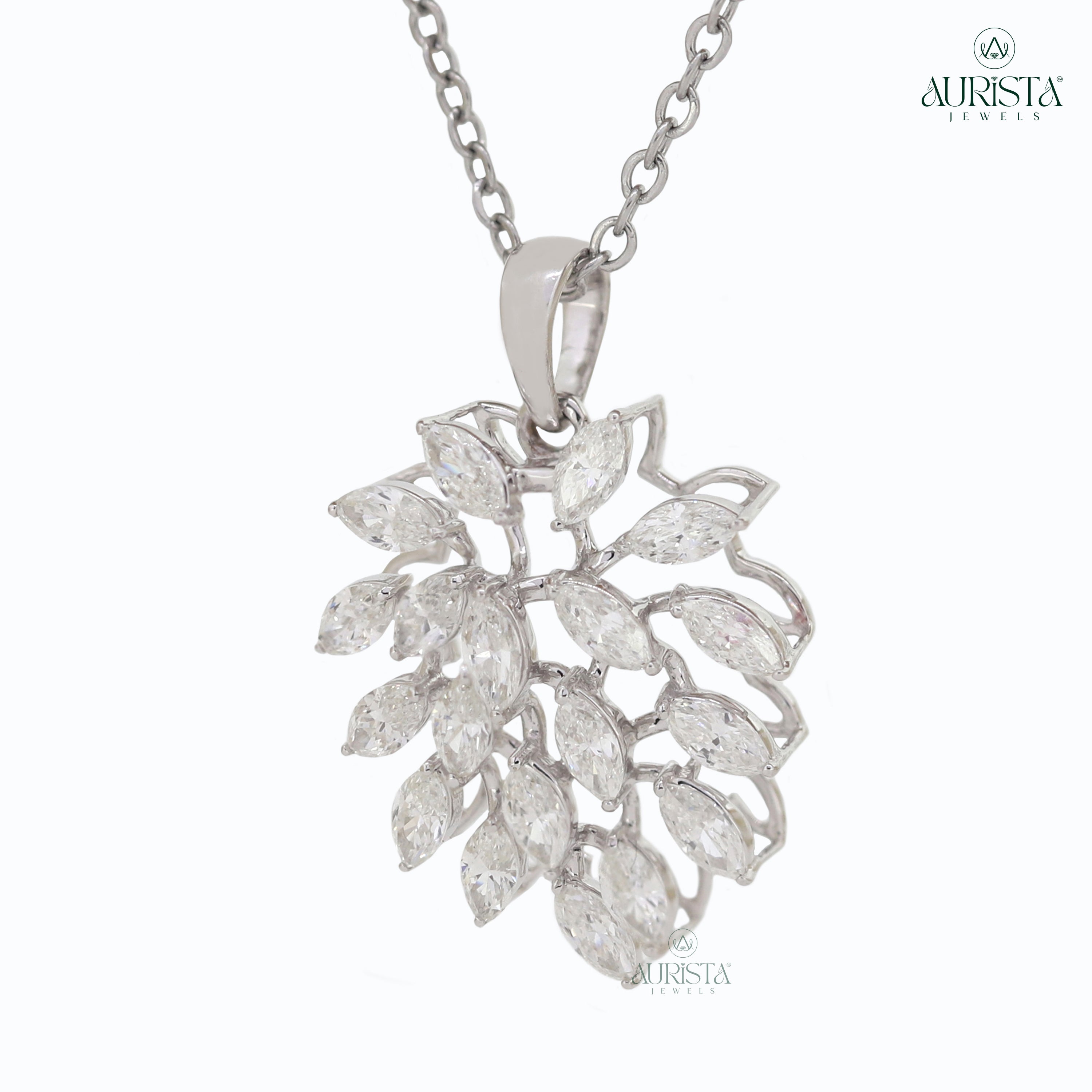 Dazzling Bloom – Yellow Gold Cluster Diamond Jewelry Set