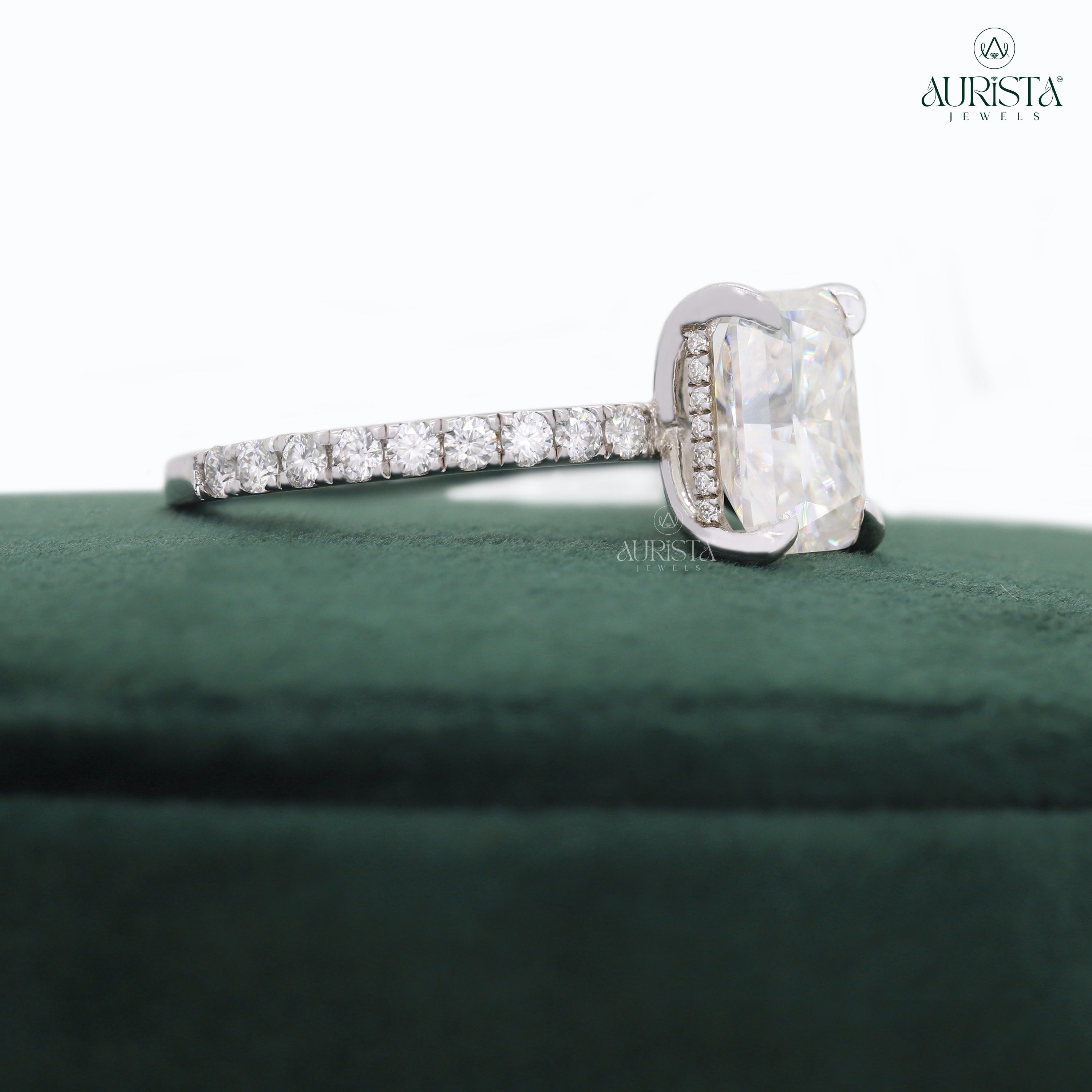 Forever Mine – White Gold Ring with  Radiant Diamond