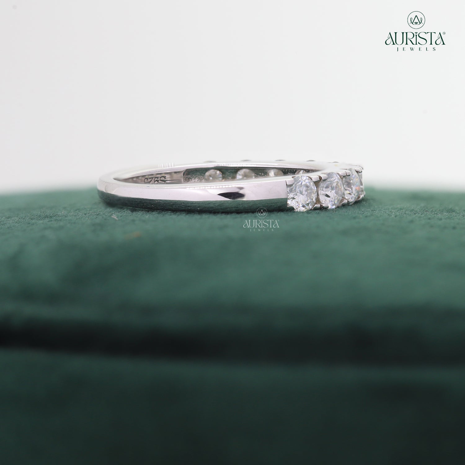 Your Forever Spark – White Gold Band with Round Diamond