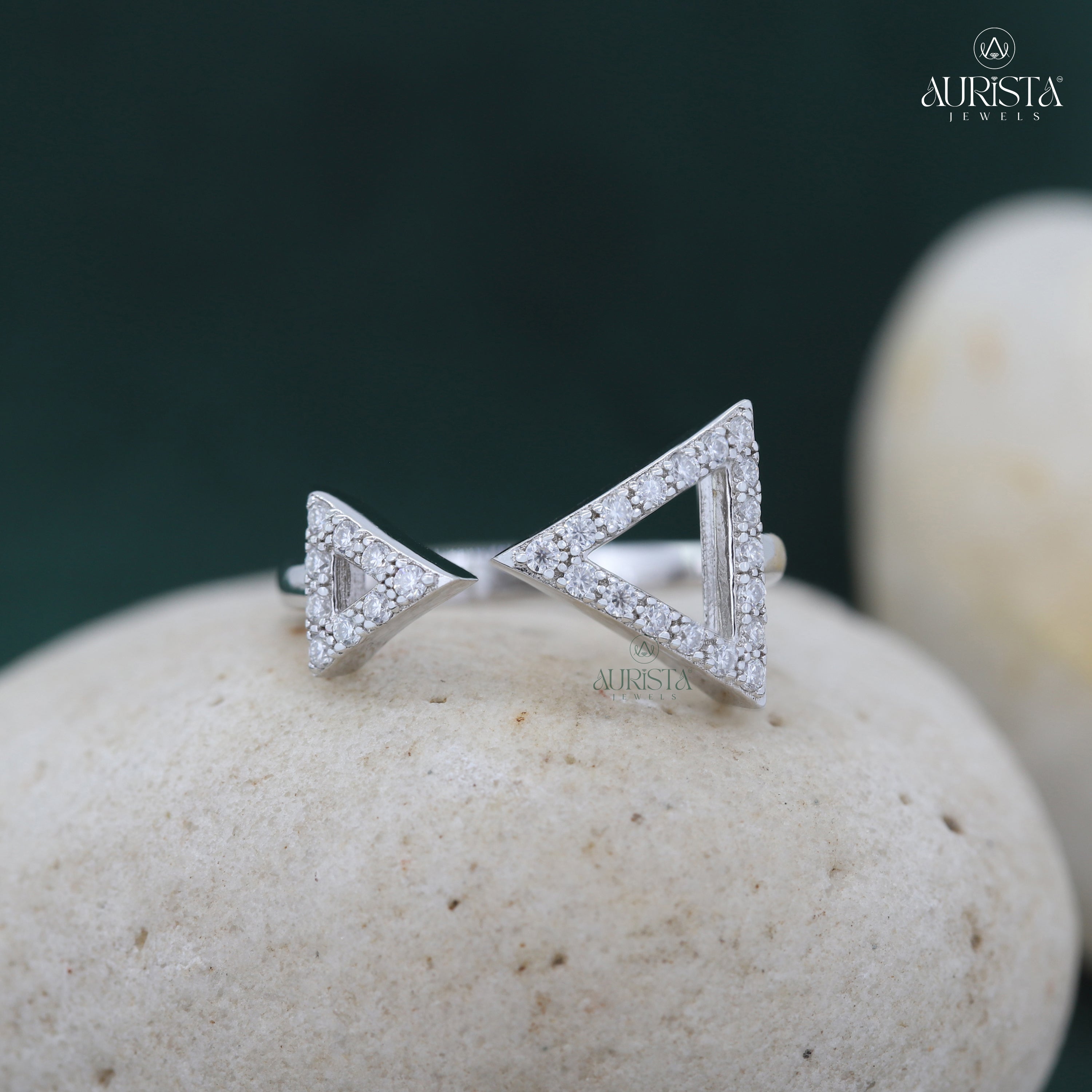 Brilliance Begins Here – White Gold Band with Round Diamond