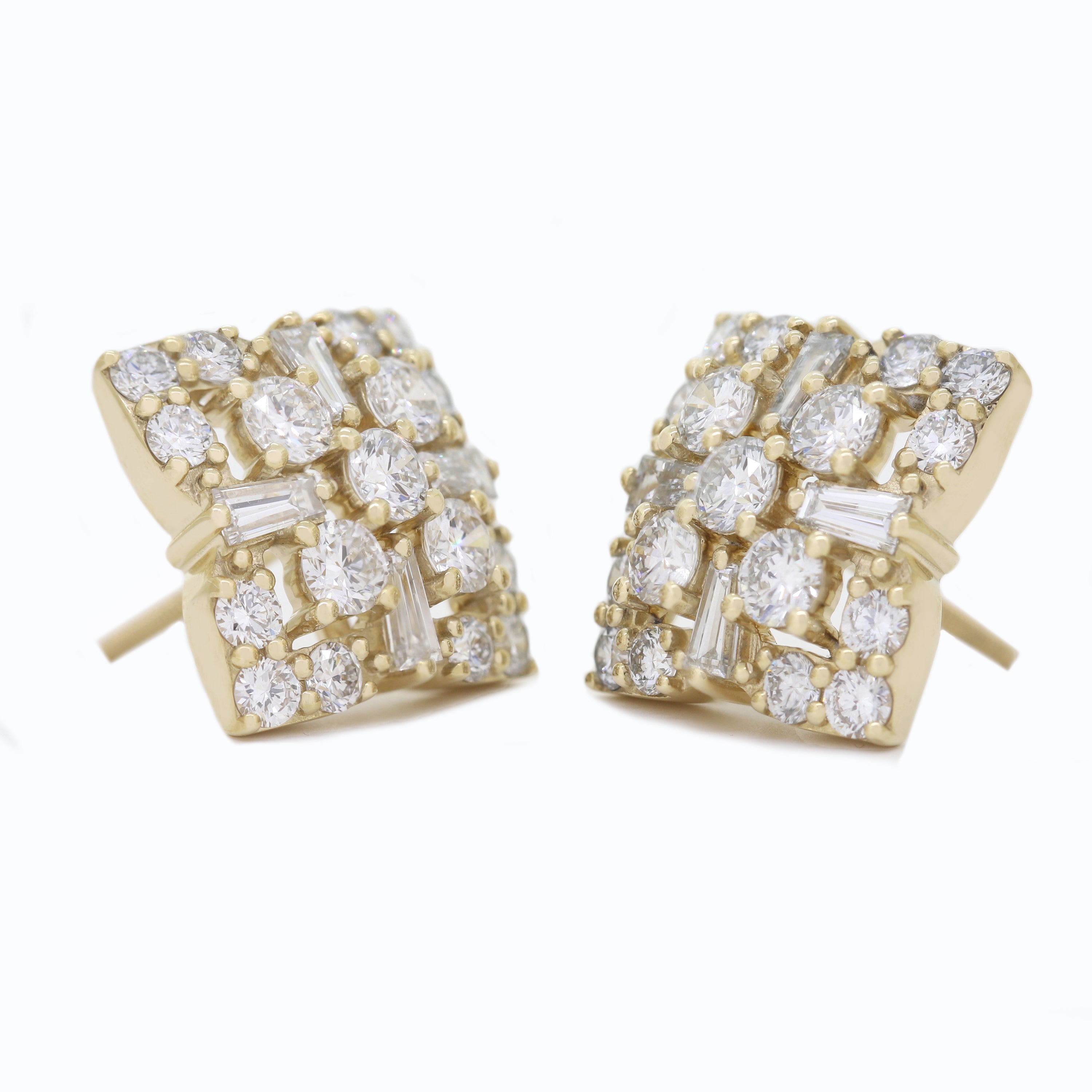 Pure Elegance – Yellow Gold Diamond Earrings