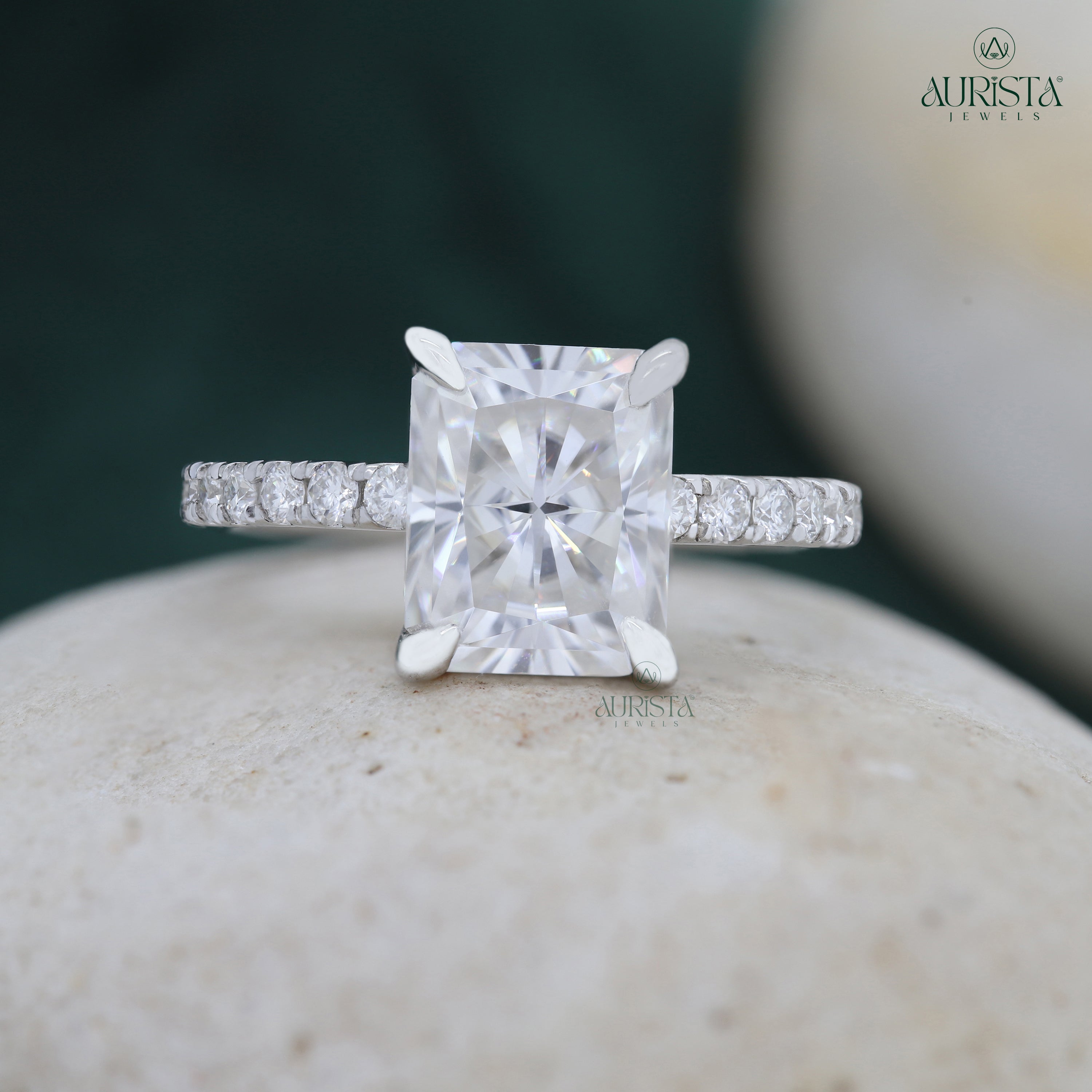 Forever Mine – White Gold Ring with  Radiant Diamond