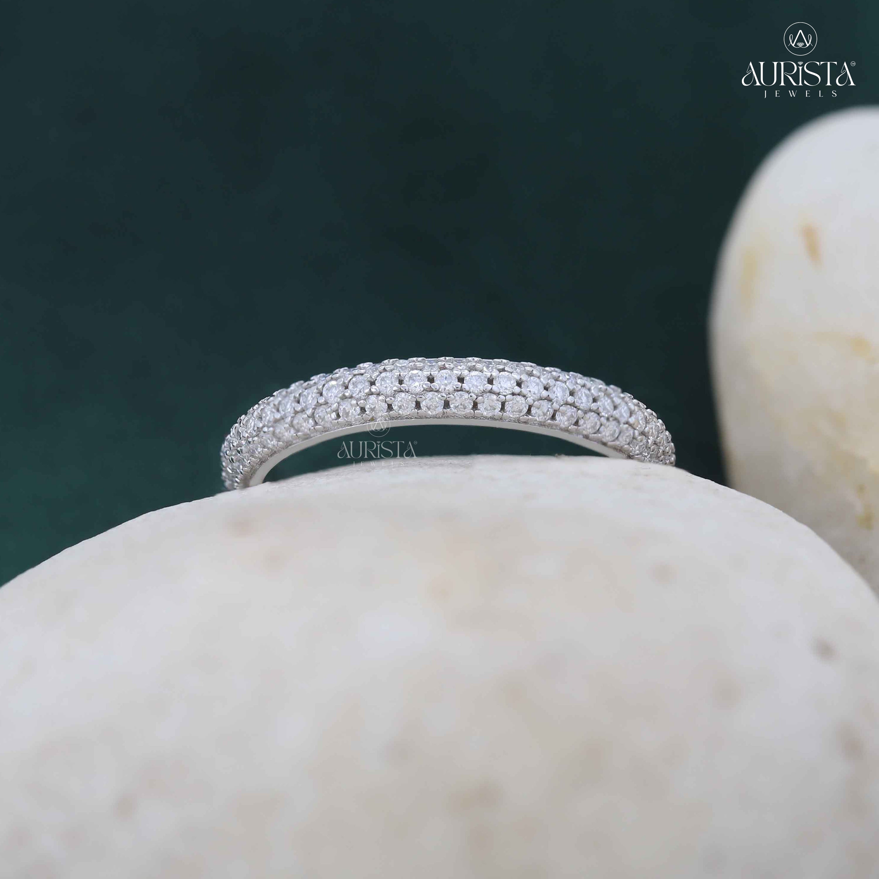 Line of Light- White Gold Band with Round Diamond