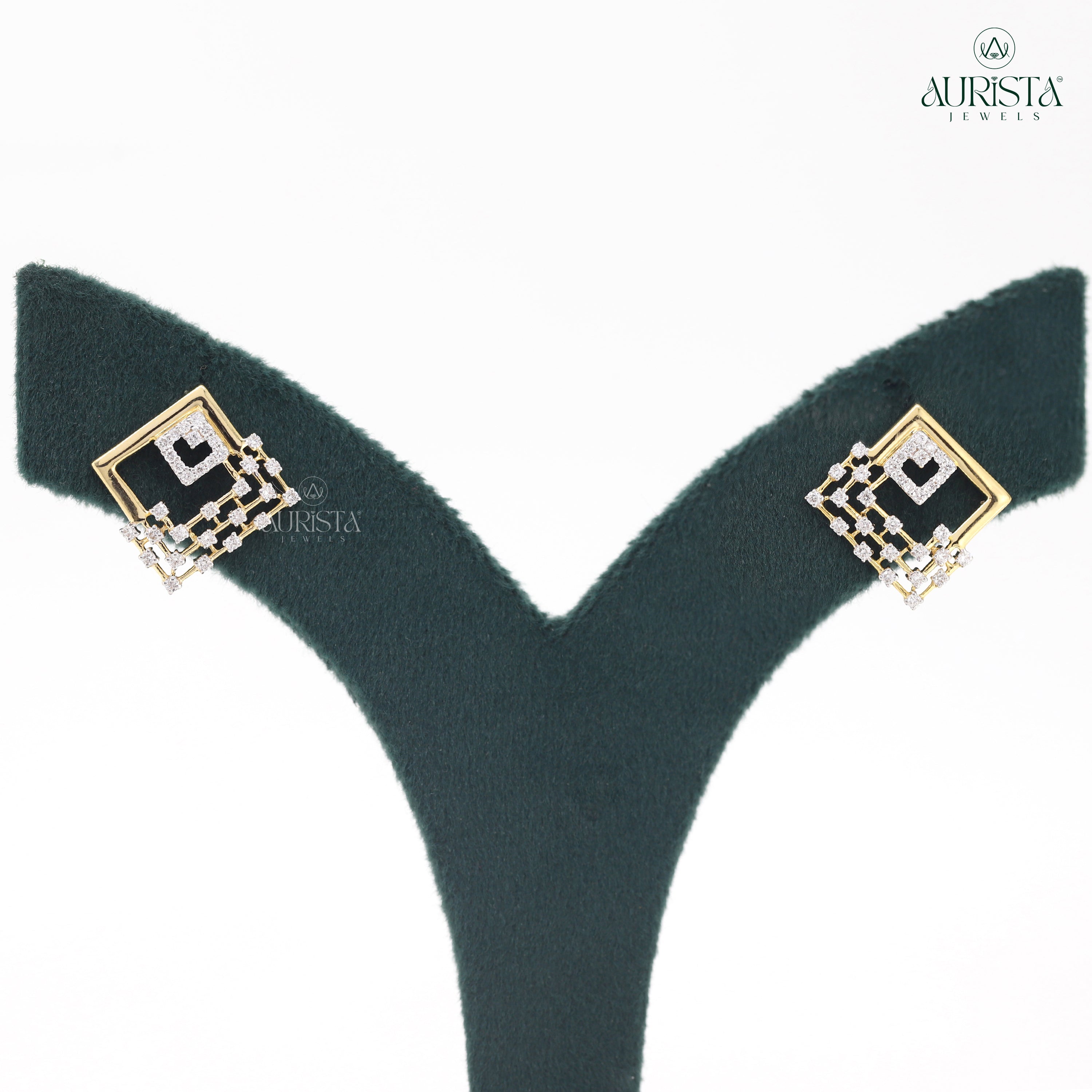 Geometric Floral Fusion – Yellow Gold Round Diamond Jewelry Set