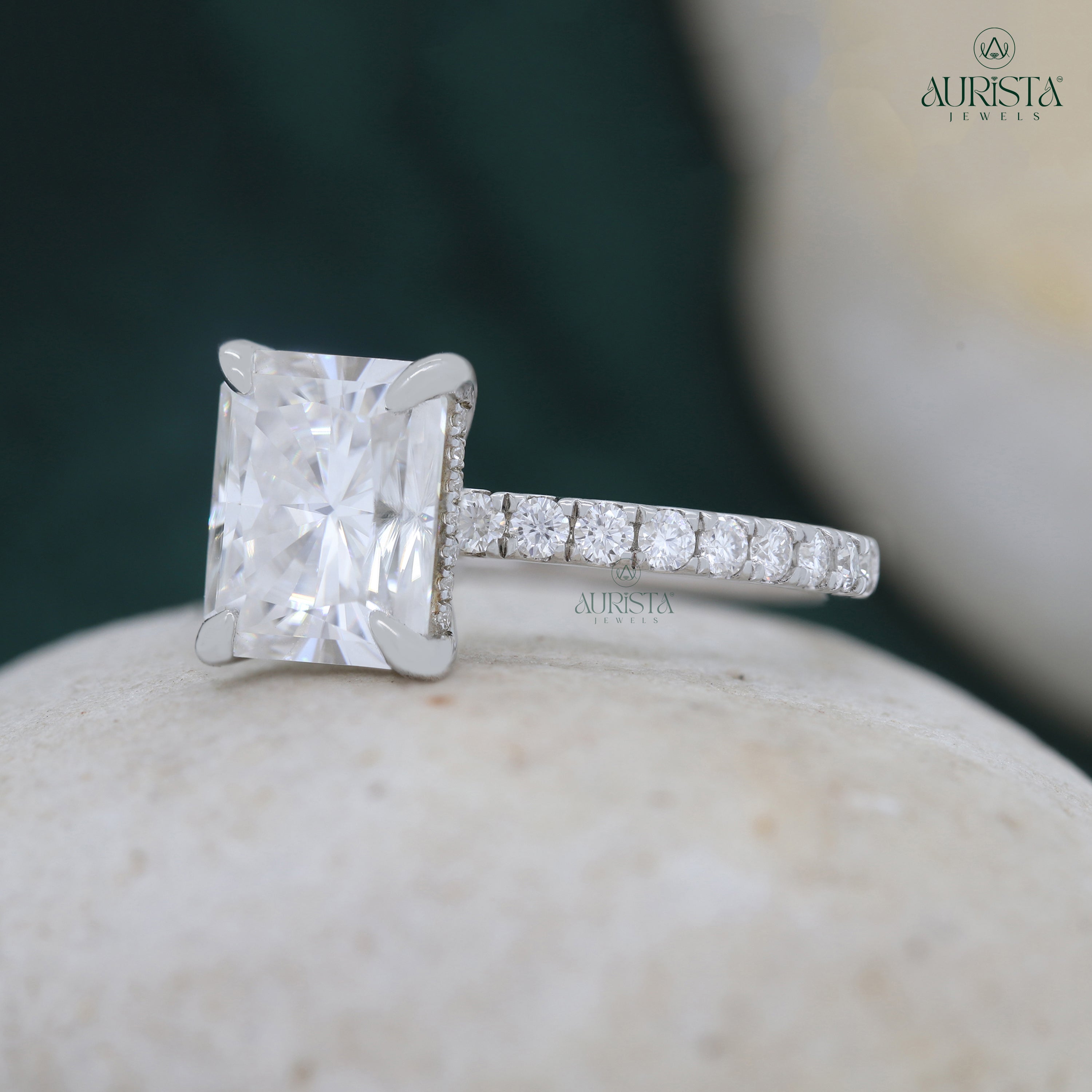 Forever Mine – White Gold Ring with  Radiant Diamond