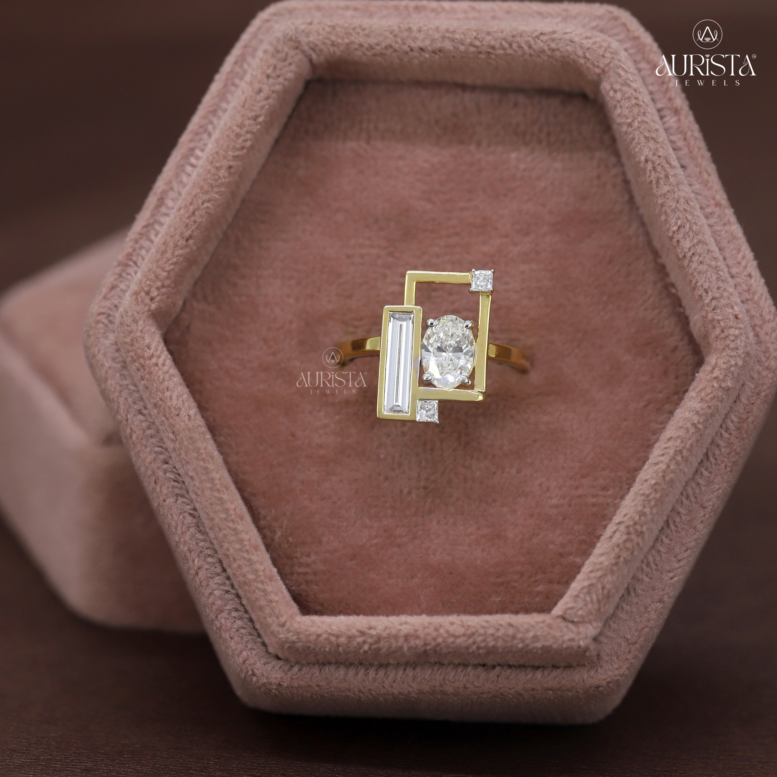 Timeless Promise – Yellow Gold Ring with MIx Diamond