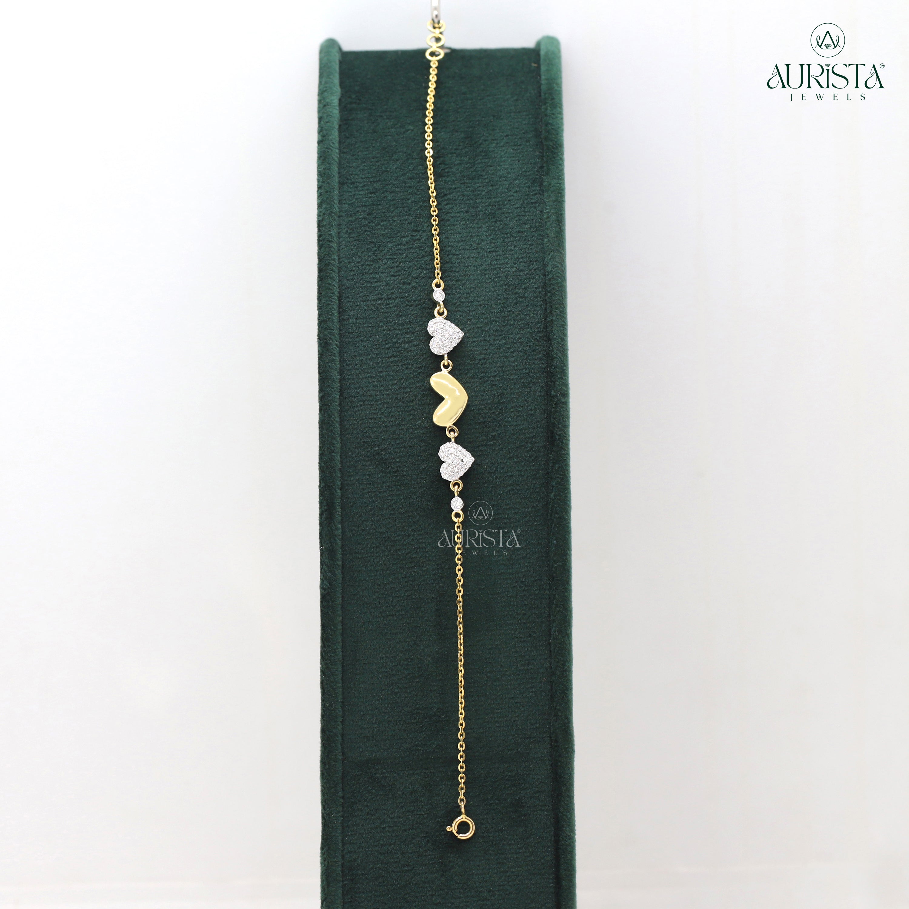 Timeless Shine – Yellow Gold Bracelet with Round Diamonds