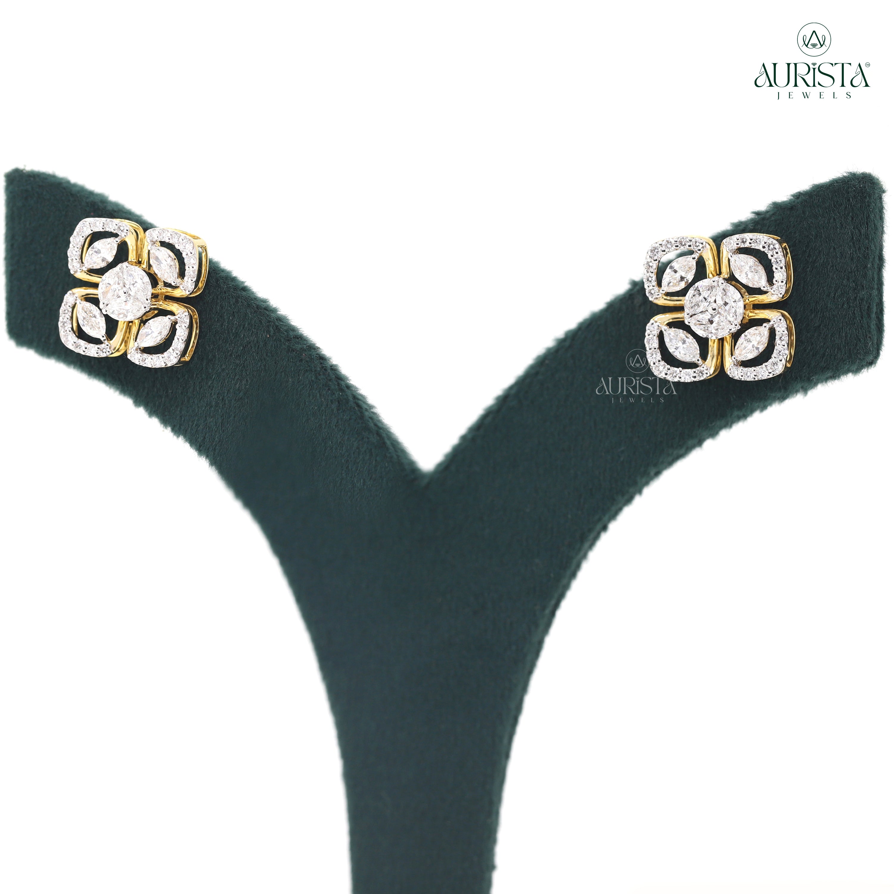 Dazzling Bloom – Yellow Gold Cluster Diamond Jewelry Set