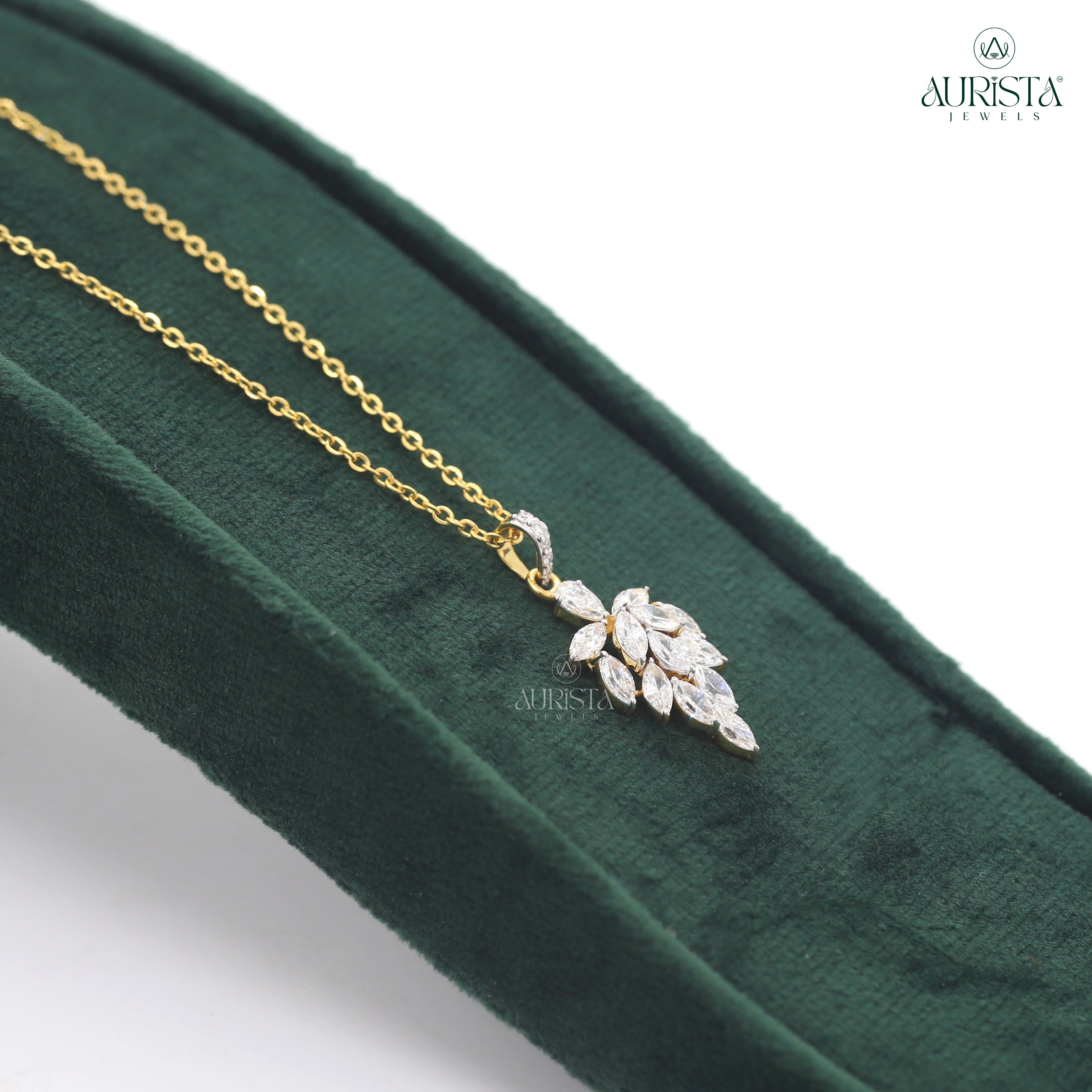 Pure Glow Round Diamond Pendant in Yellow Gold