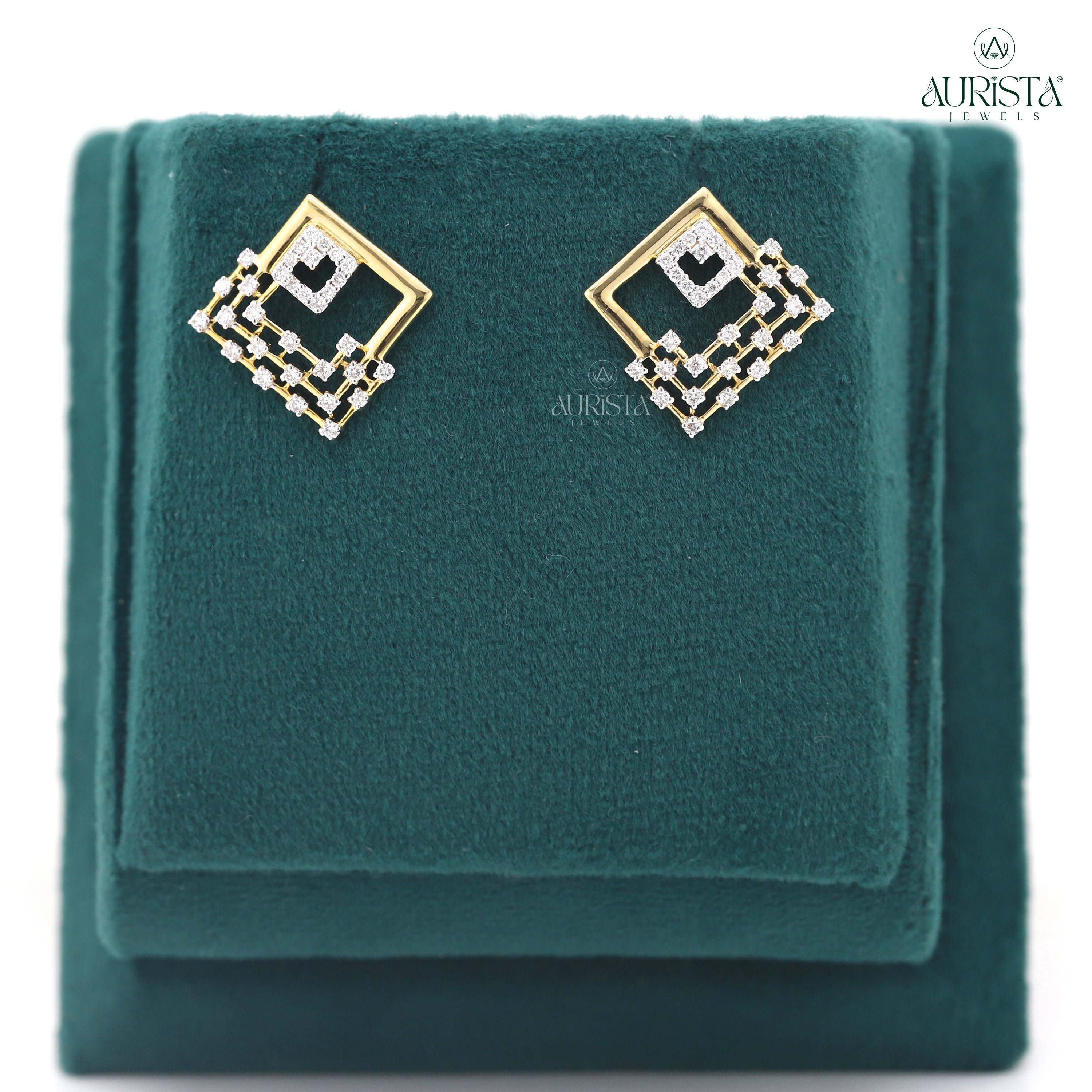 Geometric Floral Fusion – Yellow Gold Round Diamond Jewelry Set