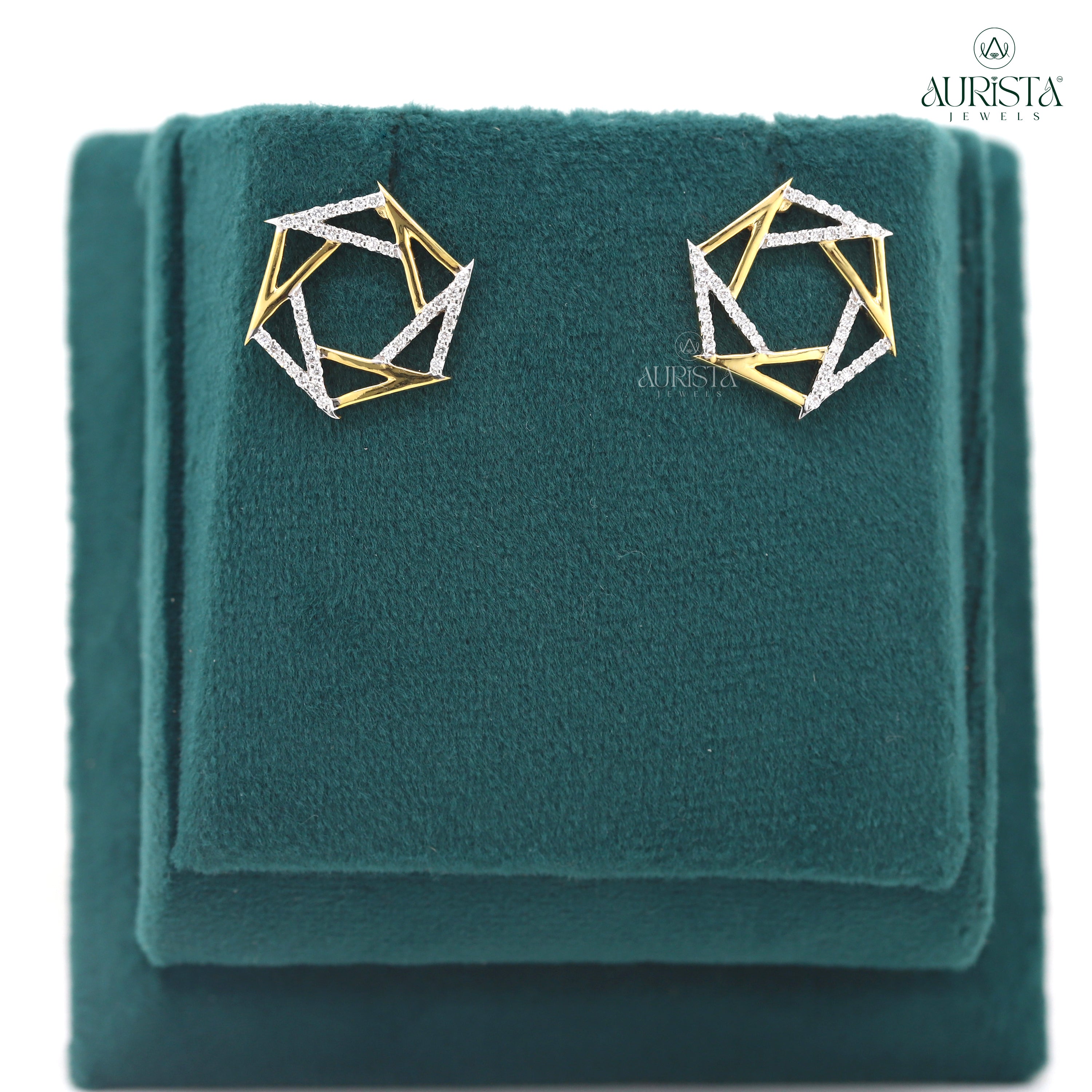 Dazzling Bloom – Yellow Gold Cluster Diamond Jewelry Set