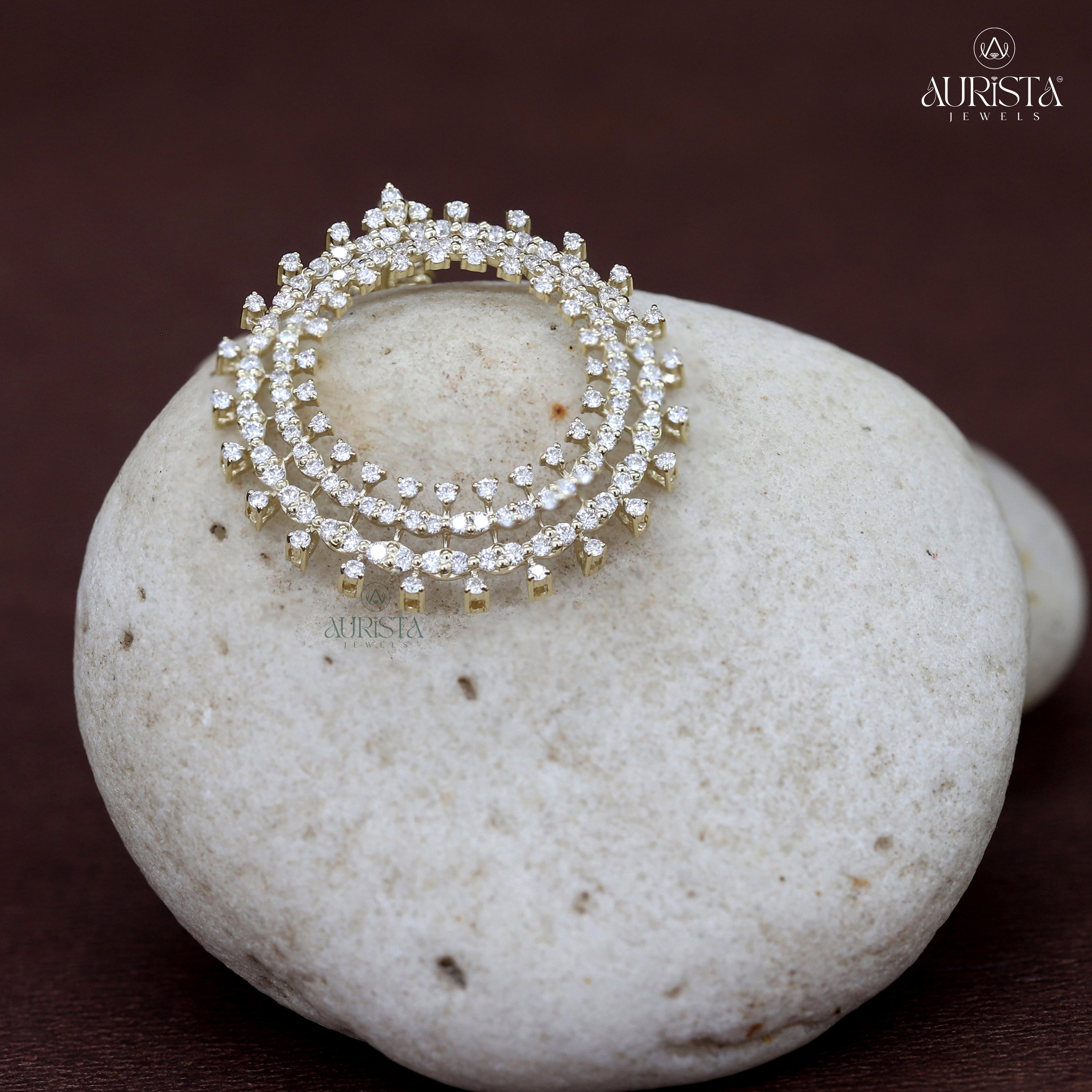 Pure Glow Round Diamond Pendant in Yellow Gold