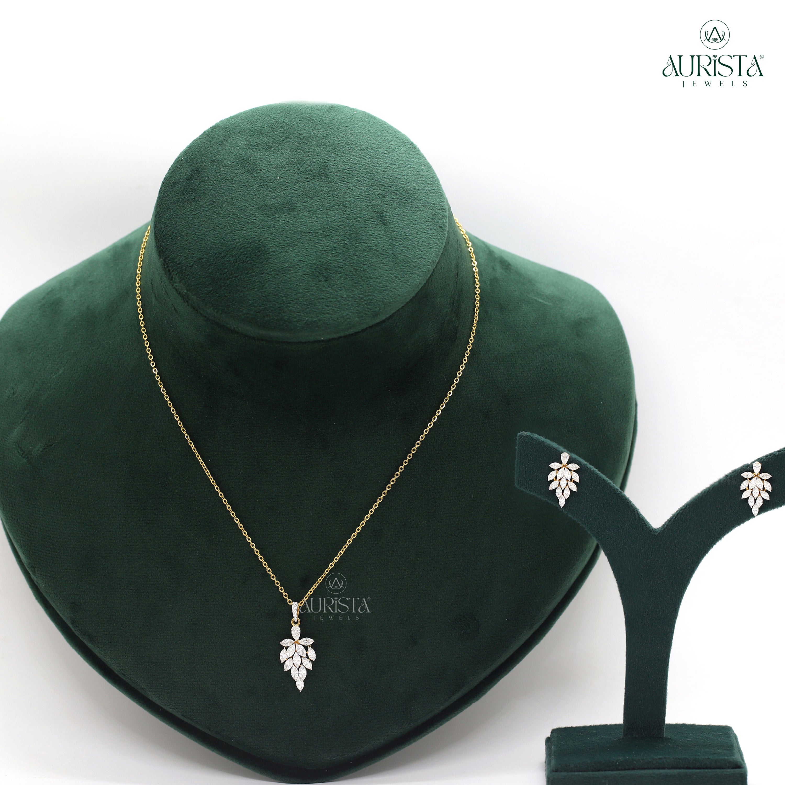 Pure Glow Round Diamond Pendant in Yellow Gold