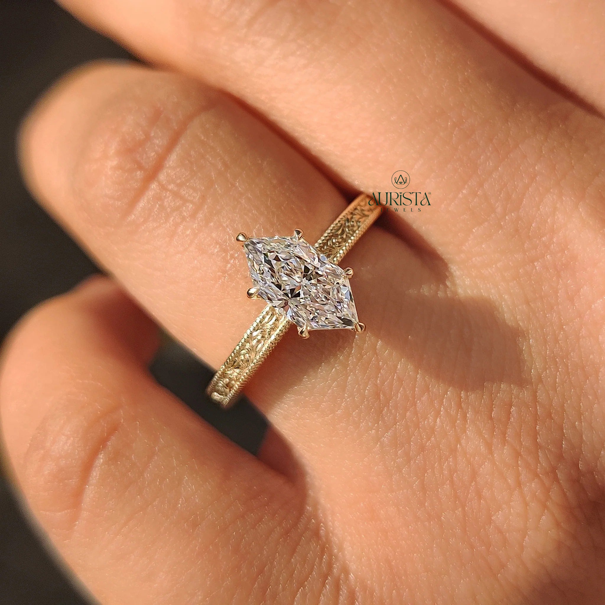 Single Diamond Elegance Ring with Graceful Design