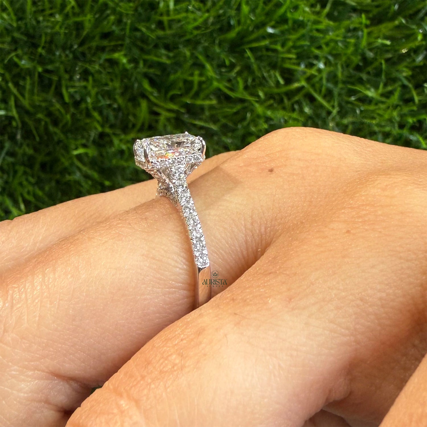 Golden Vows – Royal Ring with Brilliant Diamond
