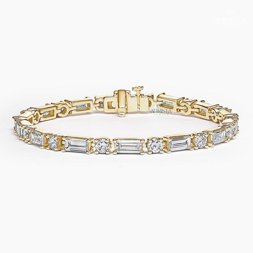 Bound in Light Yellow Gold Bracelet with Baguette Diamonds