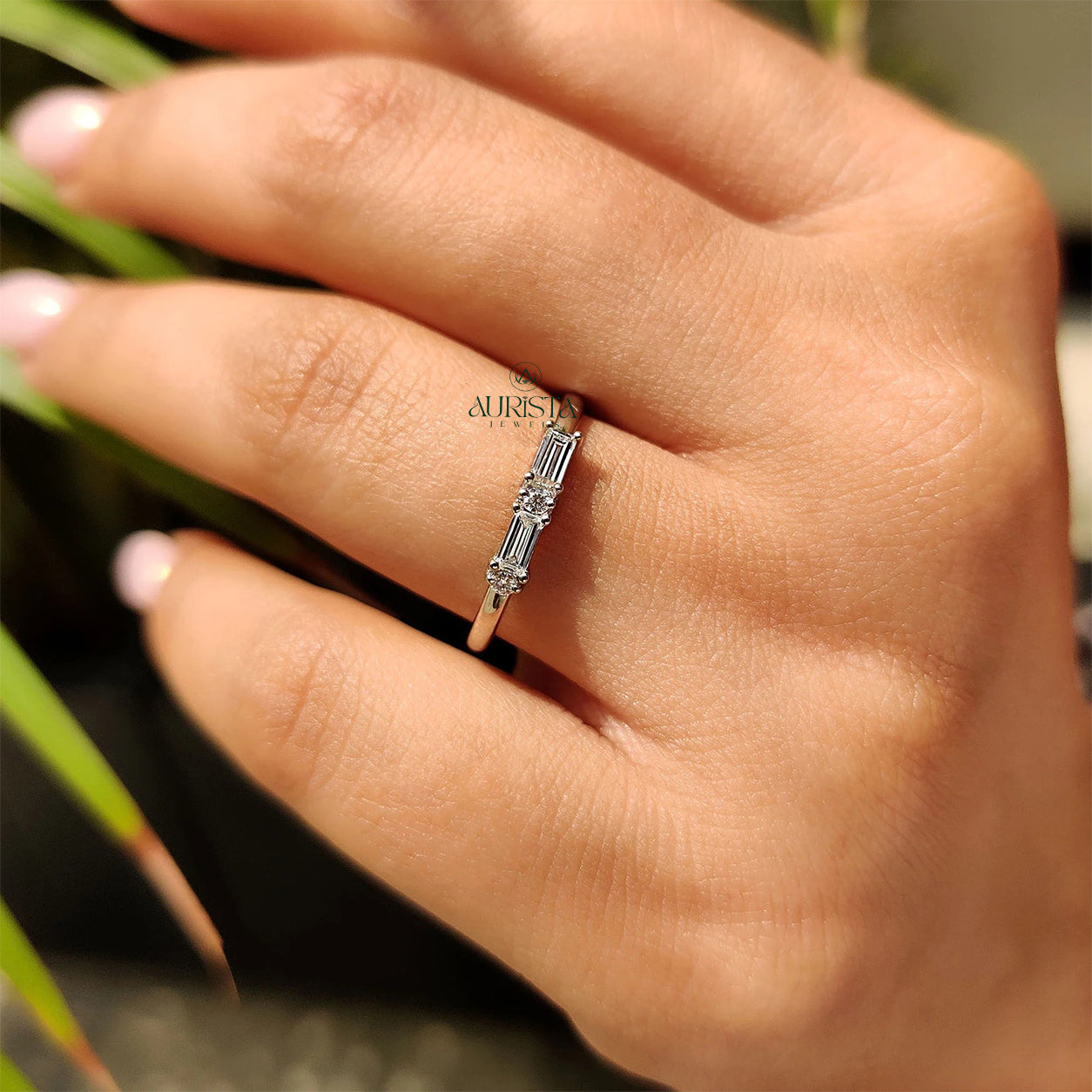 Bound in Glow – Premium Charm with Brilliant Spark