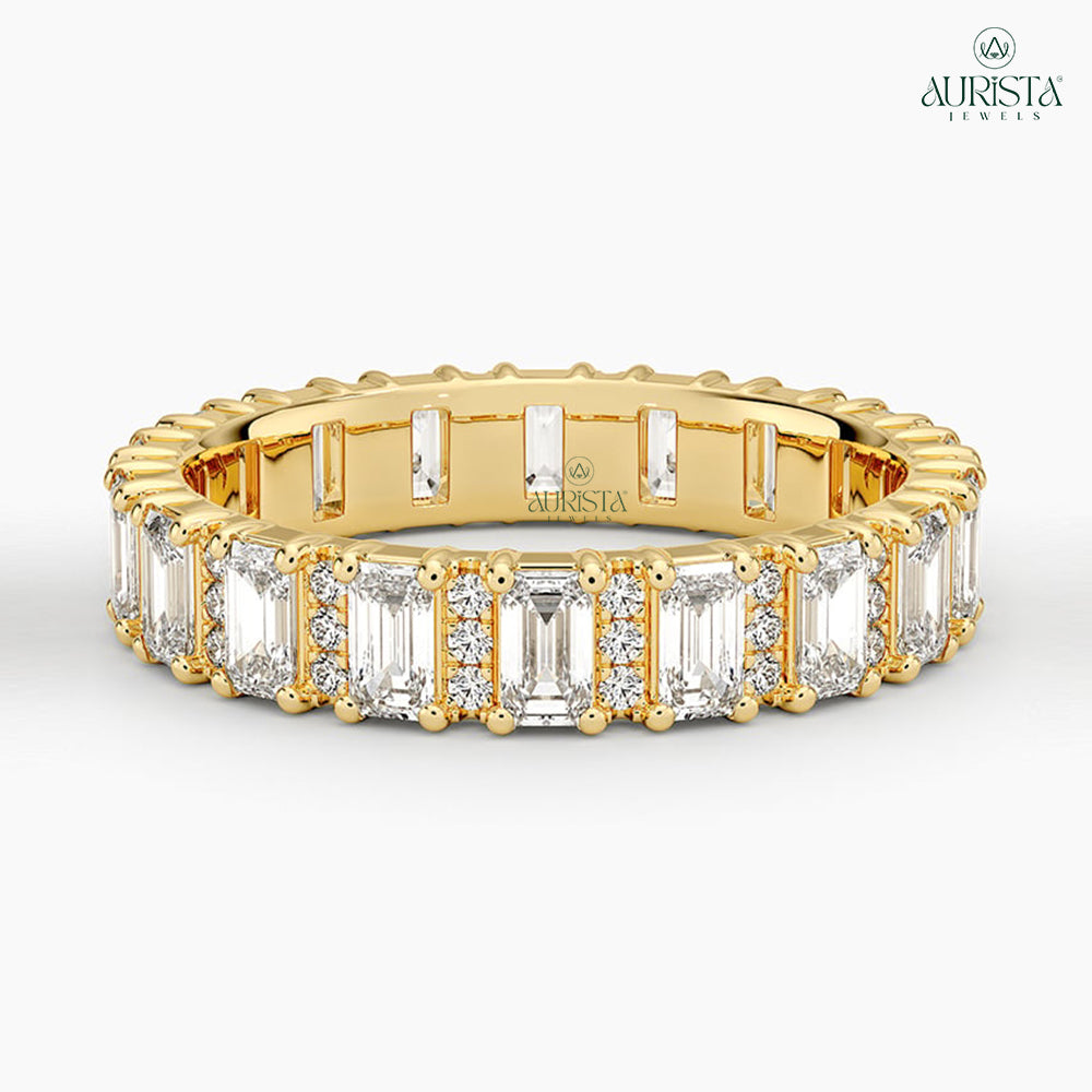 Shine Forever Yellow Gold Band with Round Diamond