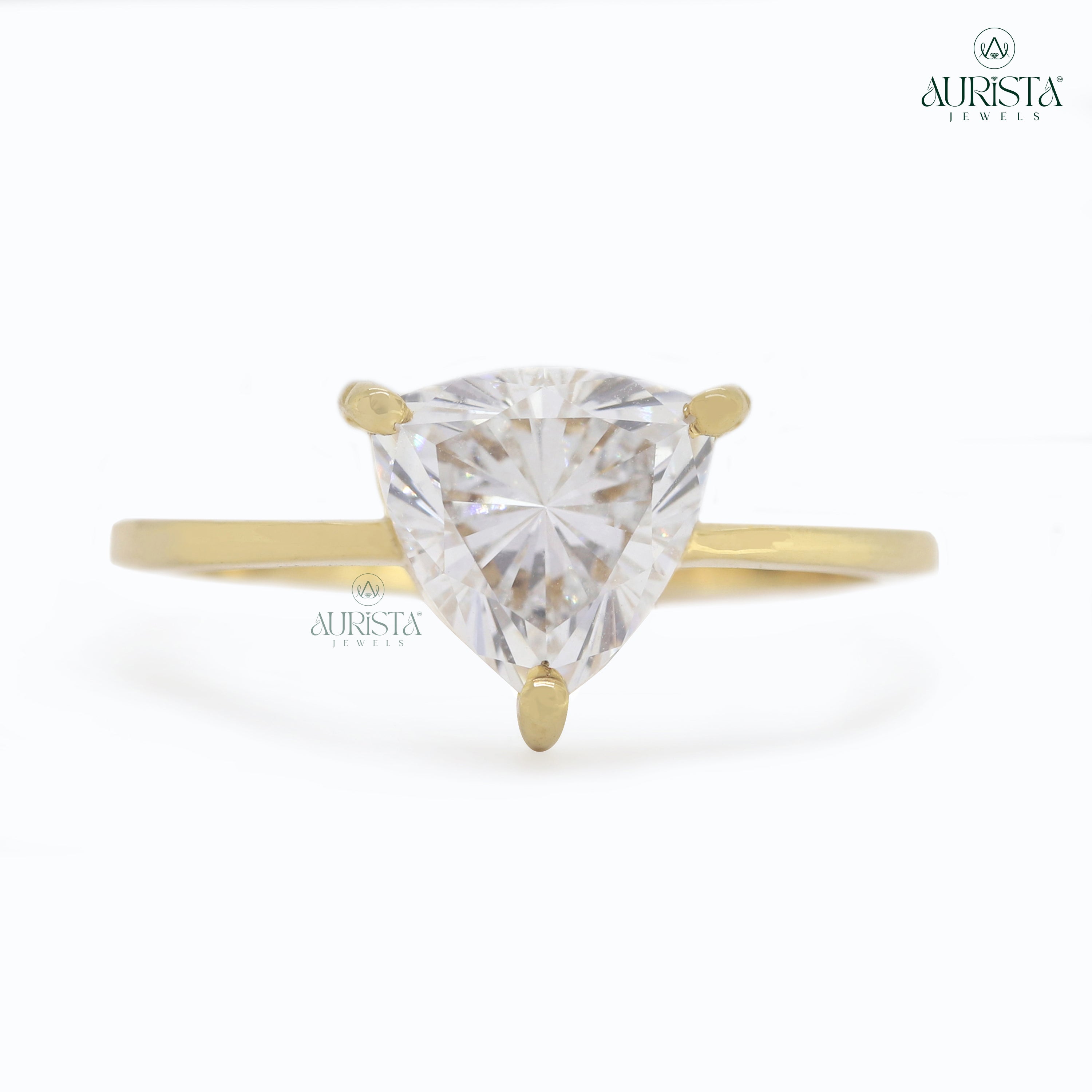 Timeless Vows – Yellow Gold Ring with Triangle Diamond