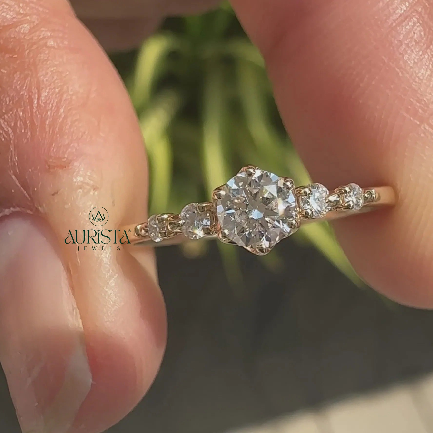 Eternal Sparkle – Classic Elegance with Shining Finish