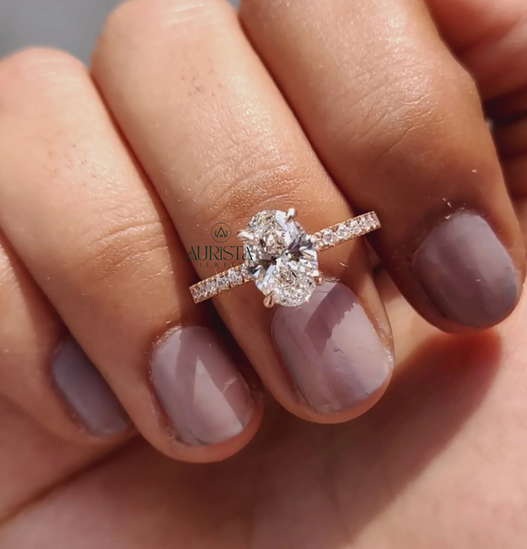Timeless Pave Shine – Classic Ring with Radiant Spark