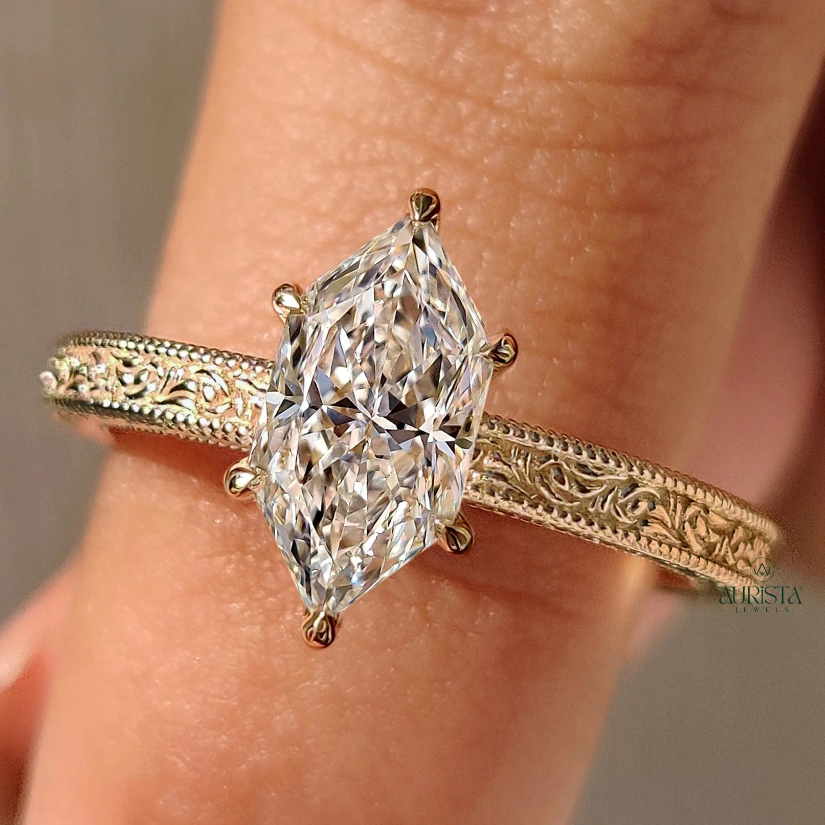 Single Diamond Elegance Ring with Graceful Design