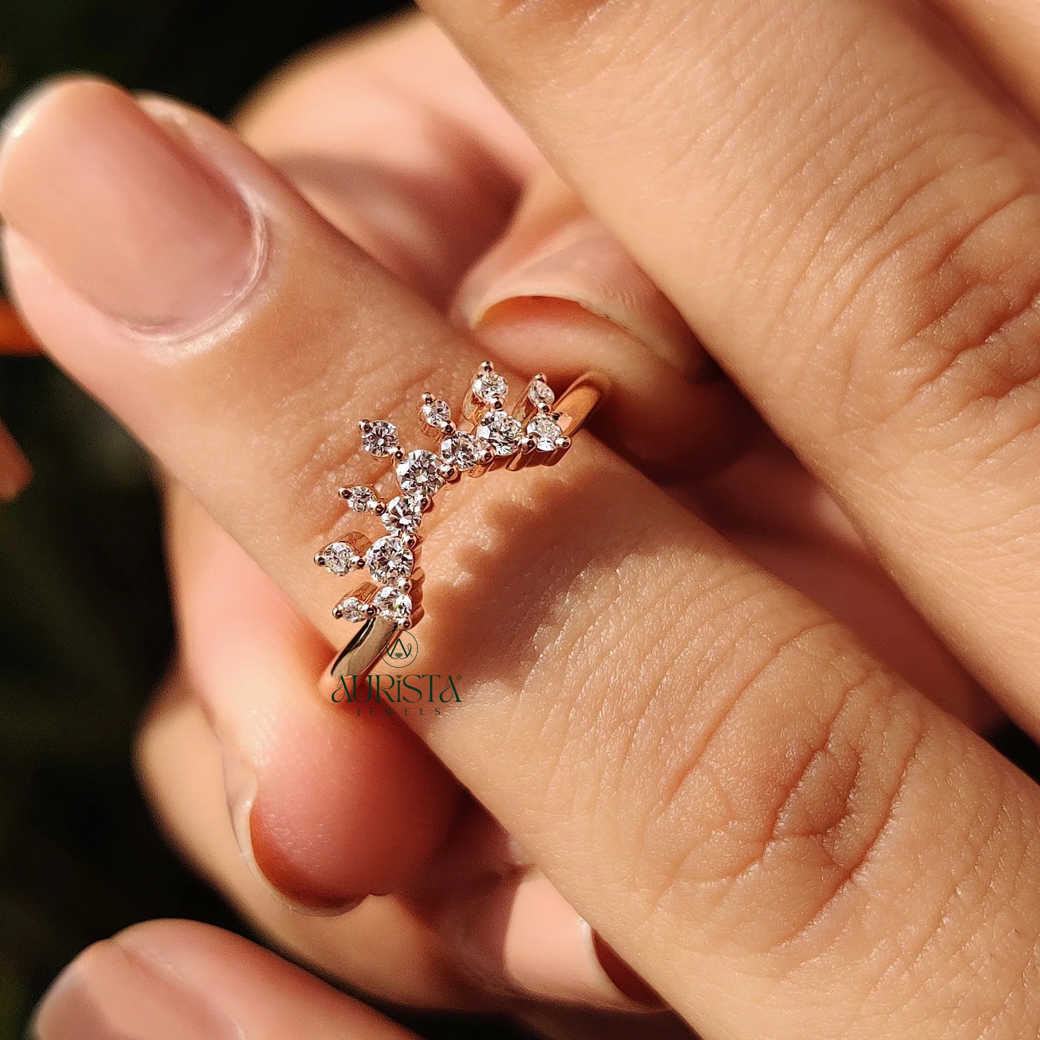 Infinite Glow – Luxe Ring with Fine Diamond