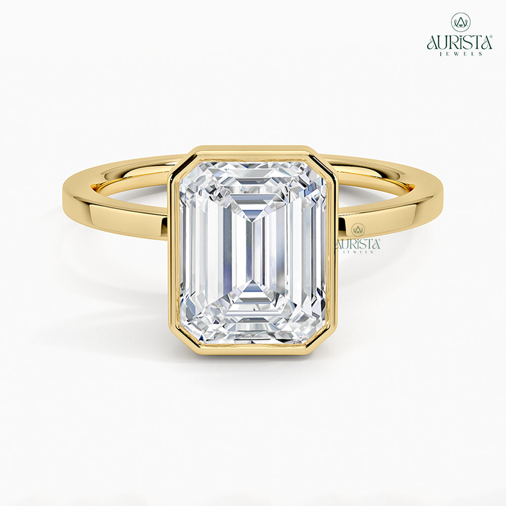 Golden Embrace Yellow Gold Ring with Emerald Diamond