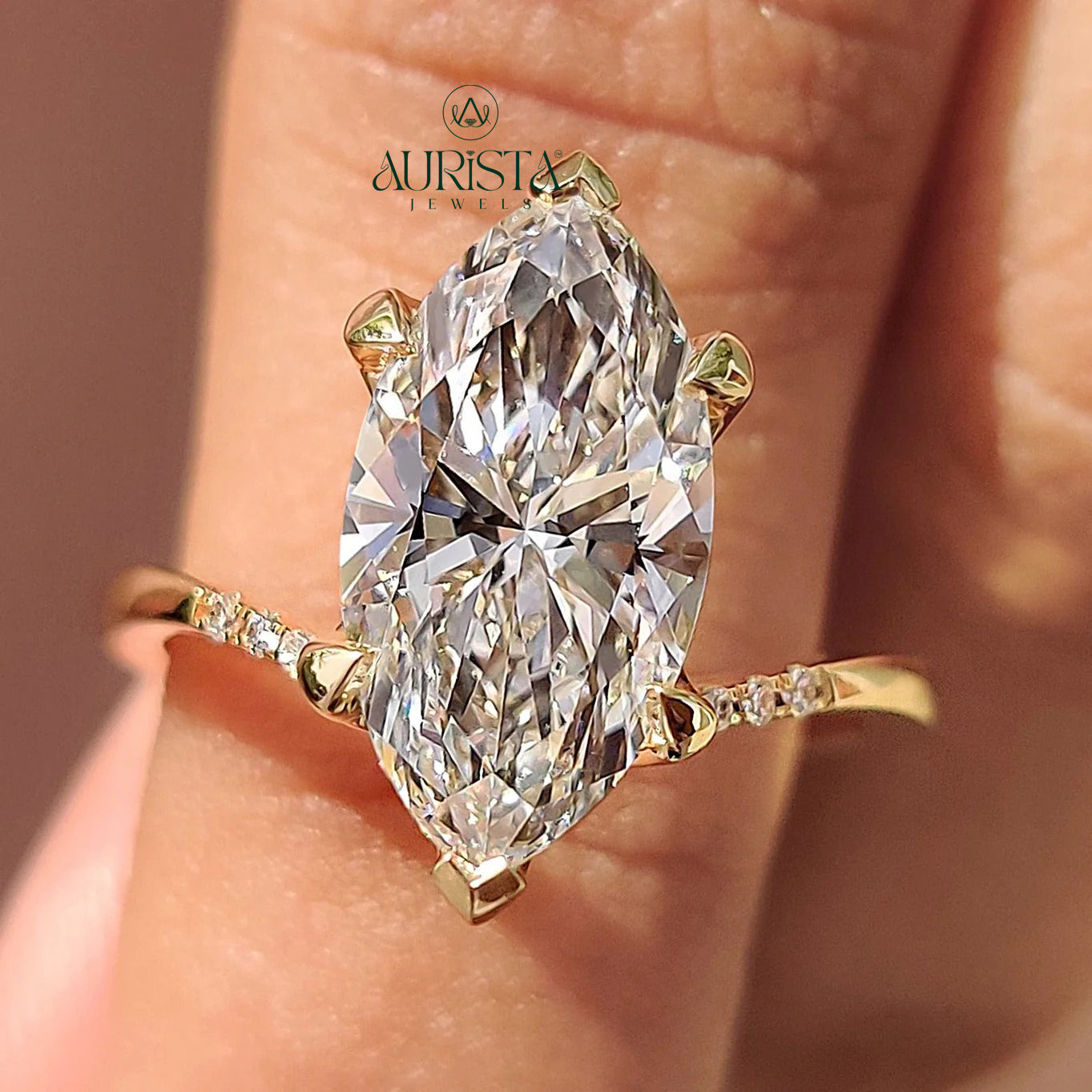 Golden Sparkle – Rich Elegance with Fine Shine