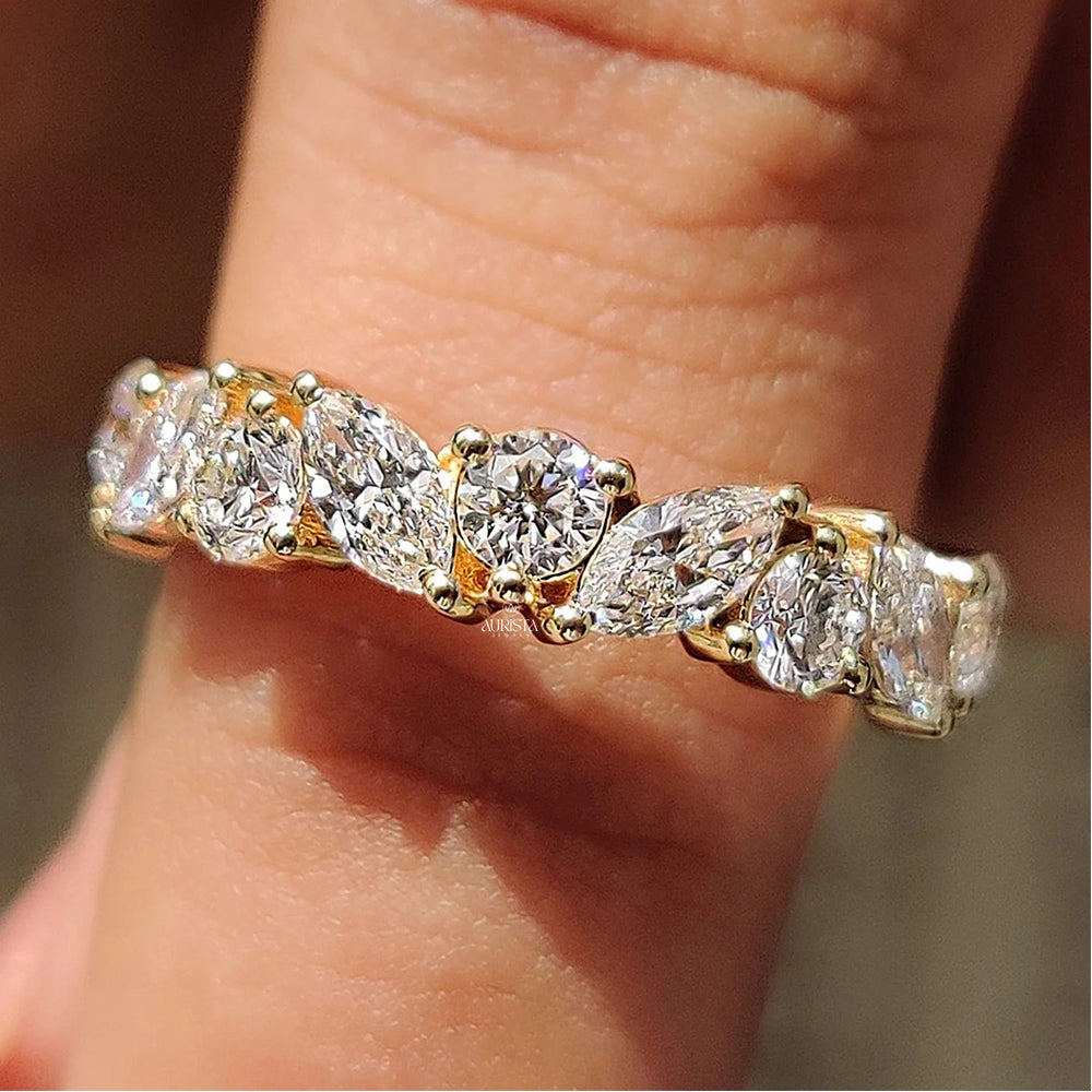 Forever Yours – Yellow Gold Ring with Marquise Diamond