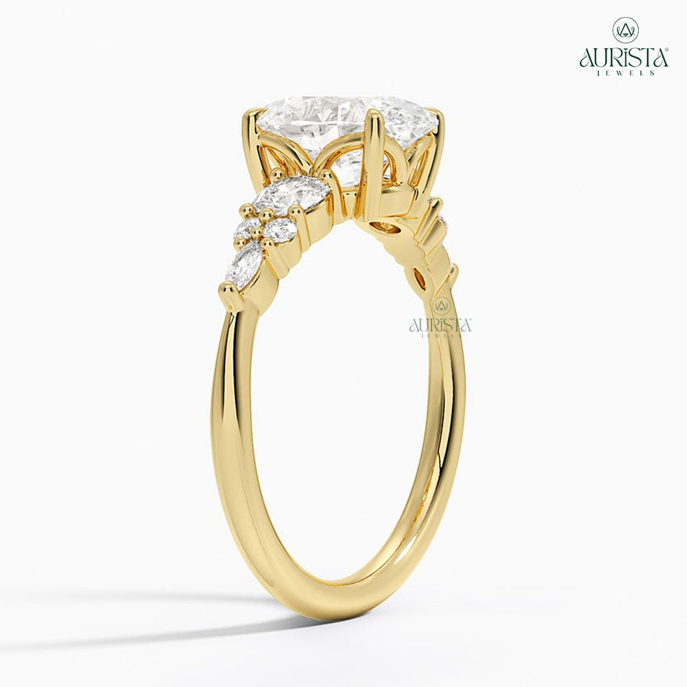 Heart’s Whisper – Yellow Gold Gold Ring with Oval Diamond