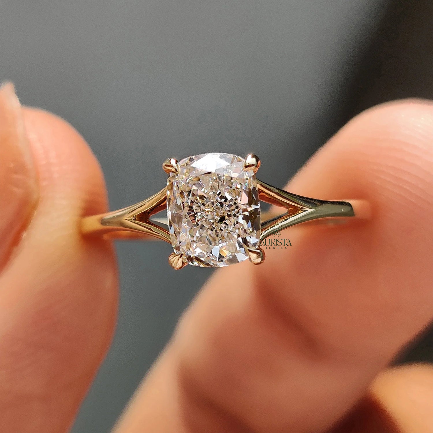 Sophisticated Solitaire Ring with Brilliant Cut